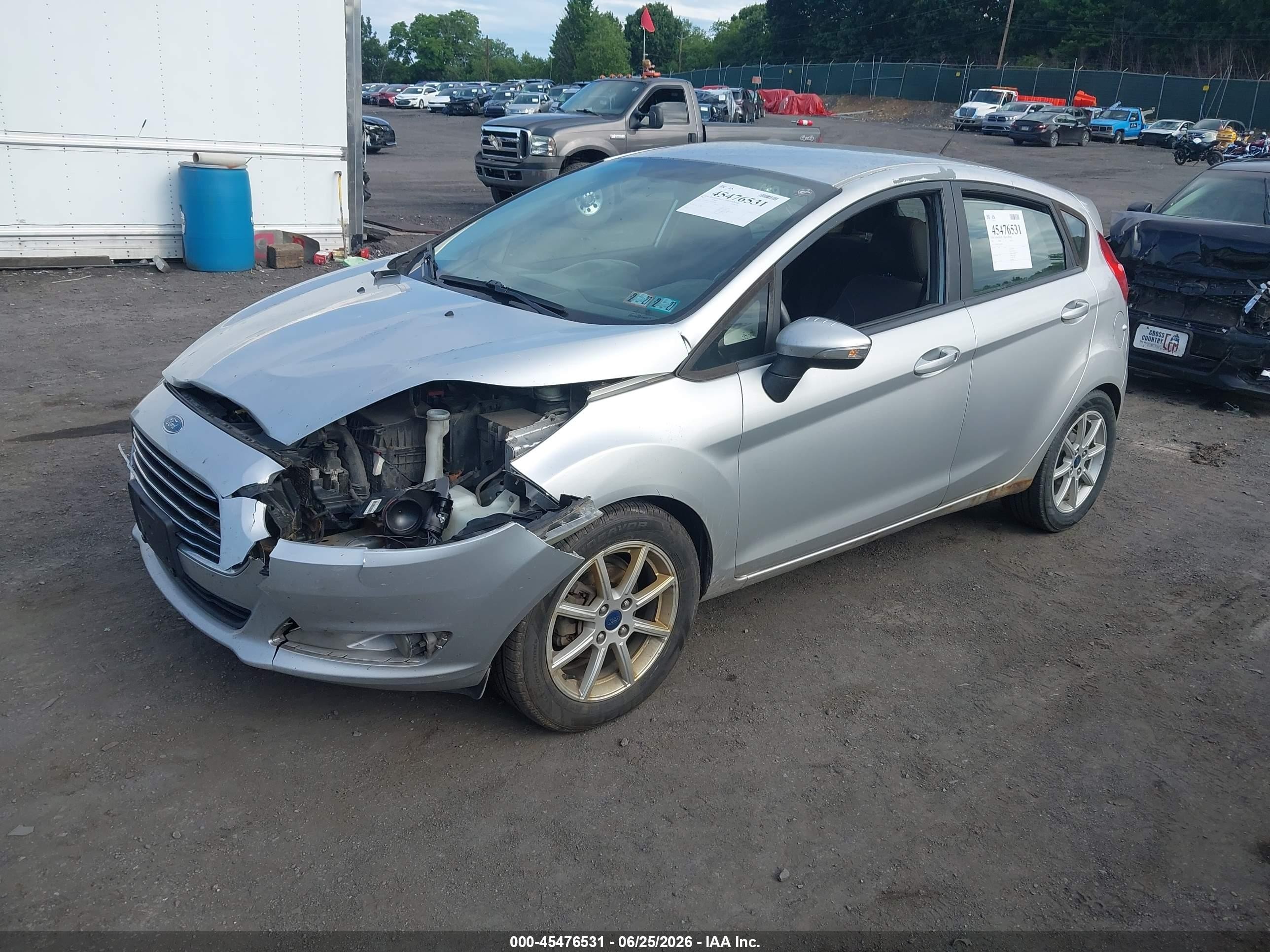 2015 Ford Fiesta Se Silver vin: 3FADP4EJ3FM208908
