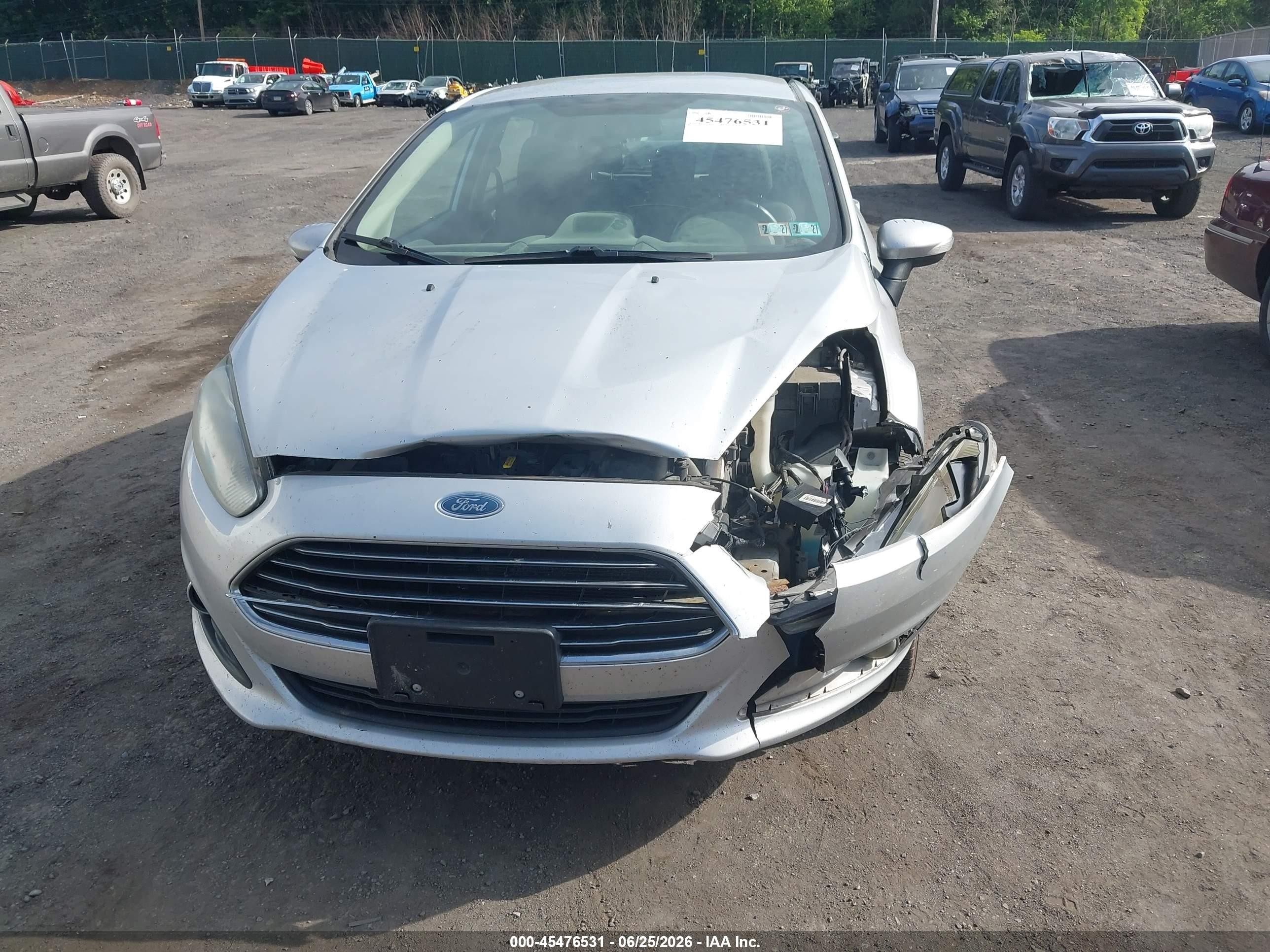 2015 Ford Fiesta Se Silver vin: 3FADP4EJ3FM208908