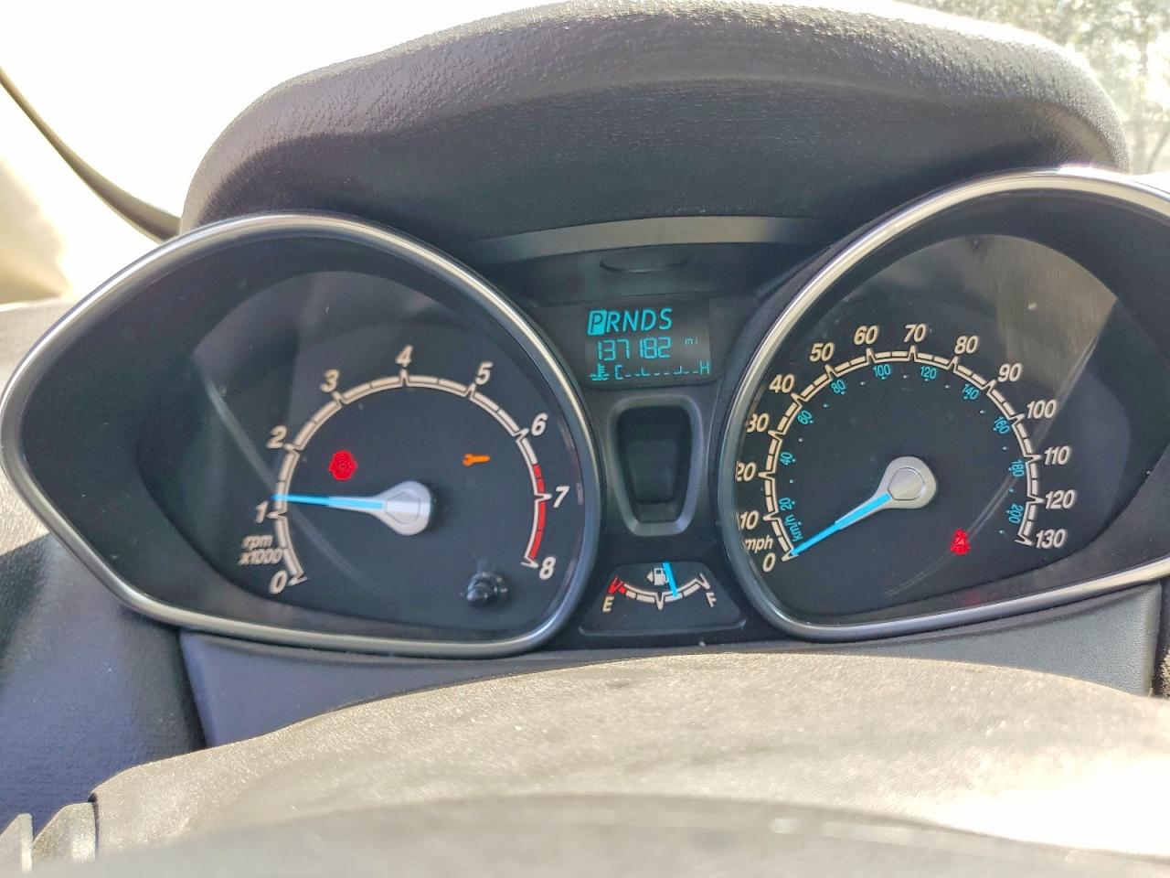2015 Ford Fiesta Se Белый vin: 3FADP4EJ3FM224963