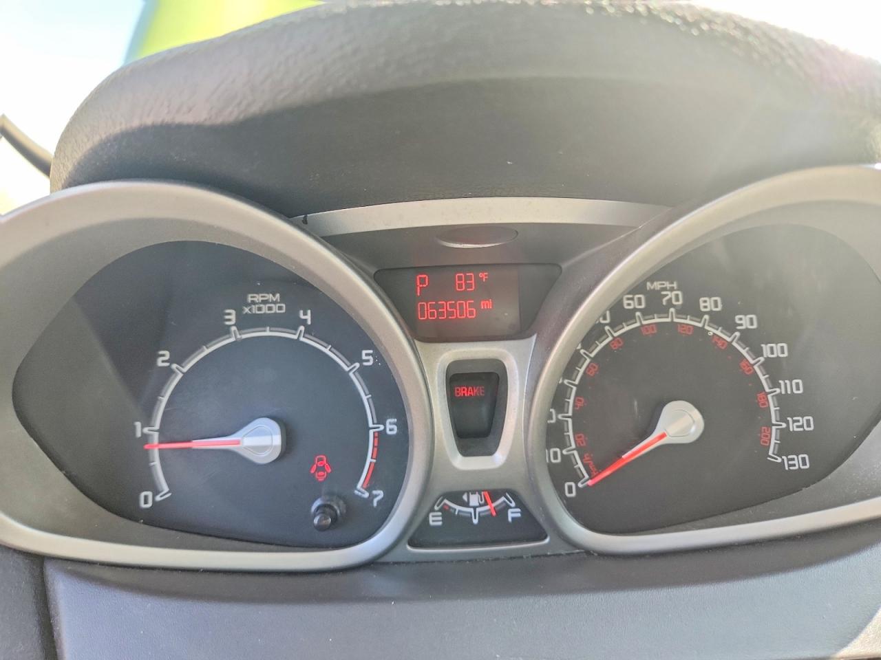 2011 Ford Fiesta Se Зеленый vin: 3FADP4EJ4BM142167