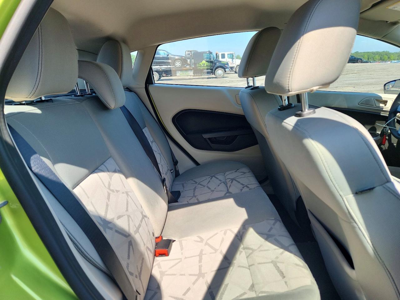 2011 Ford Fiesta Se Зеленый vin: 3FADP4EJ4BM142167