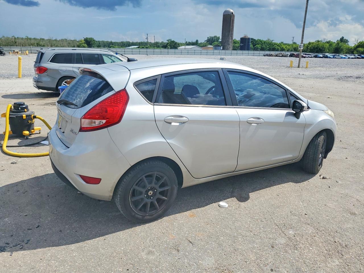 2013 Ford Fiesta Se Серебряный vin: 3FADP4EJ4DM158713