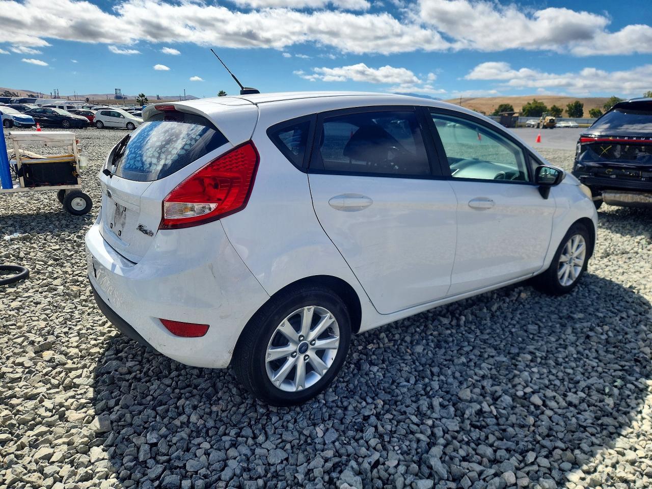 2013 Ford Fiesta Se White vin: 3FADP4EJ4DM159442