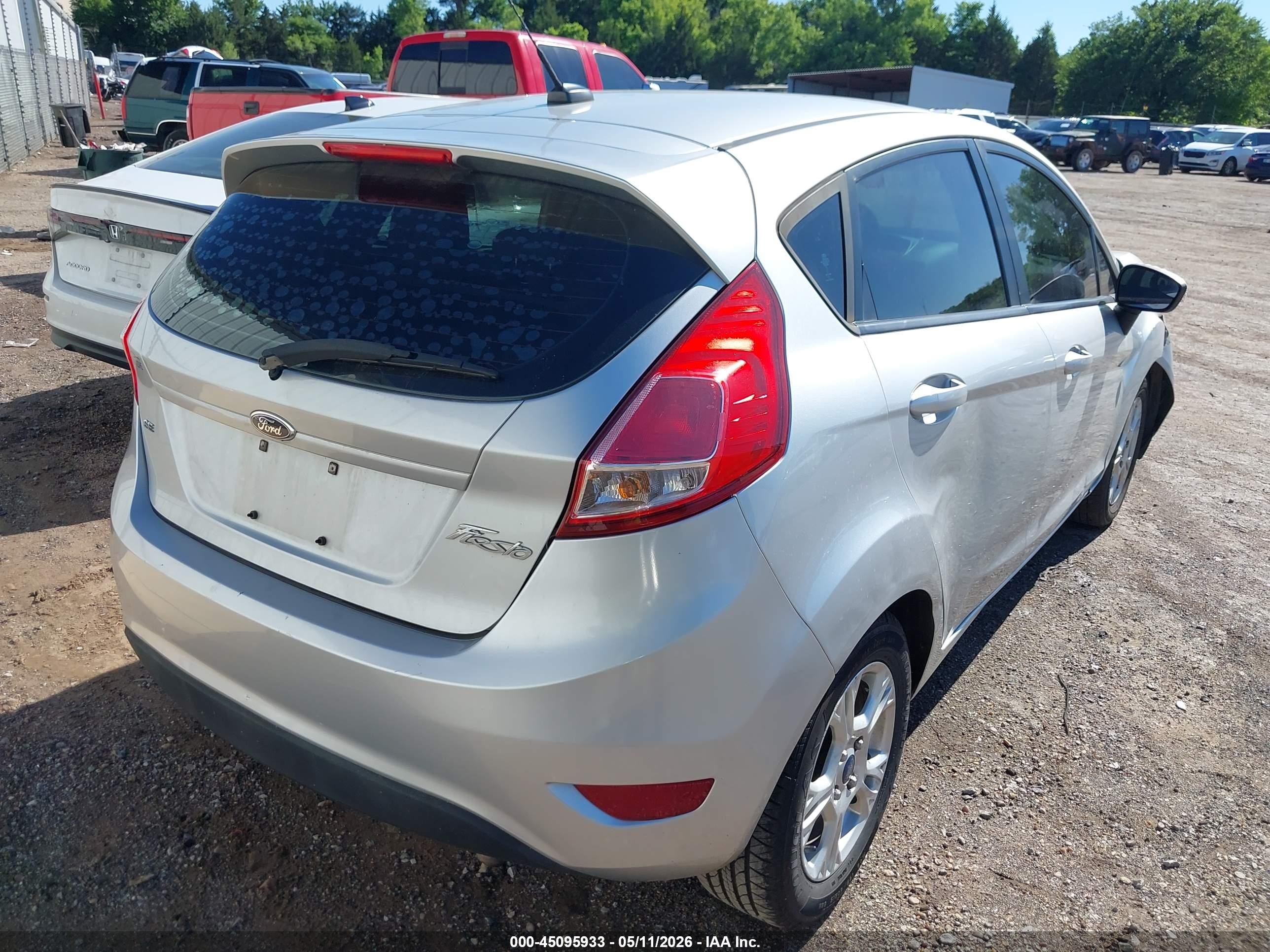 2014 Ford Fiesta Se Silver vin: 3FADP4EJ4EM118181
