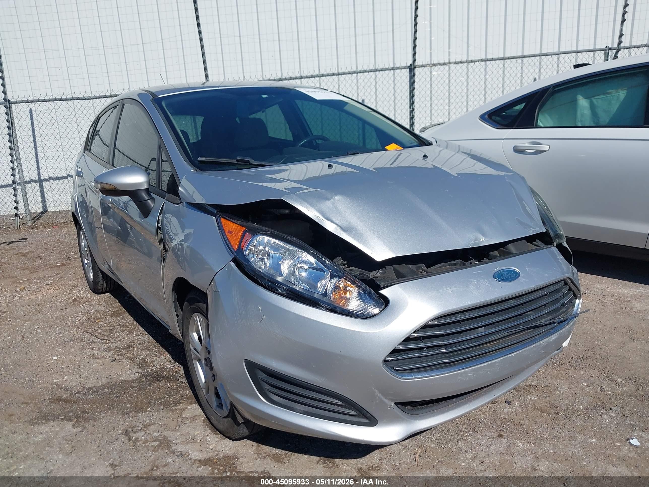 2014 Ford Fiesta Se Silver vin: 3FADP4EJ4EM118181