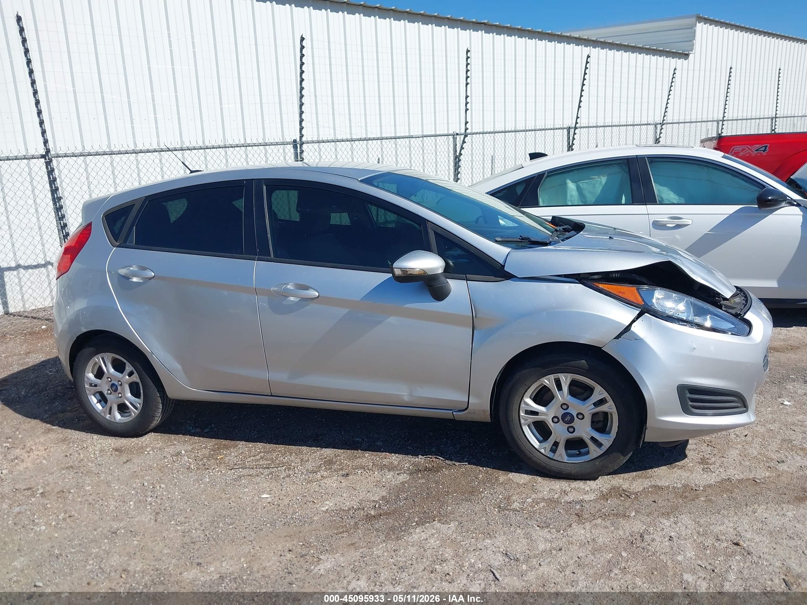 2014 Ford Fiesta Se Silver vin: 3FADP4EJ4EM118181