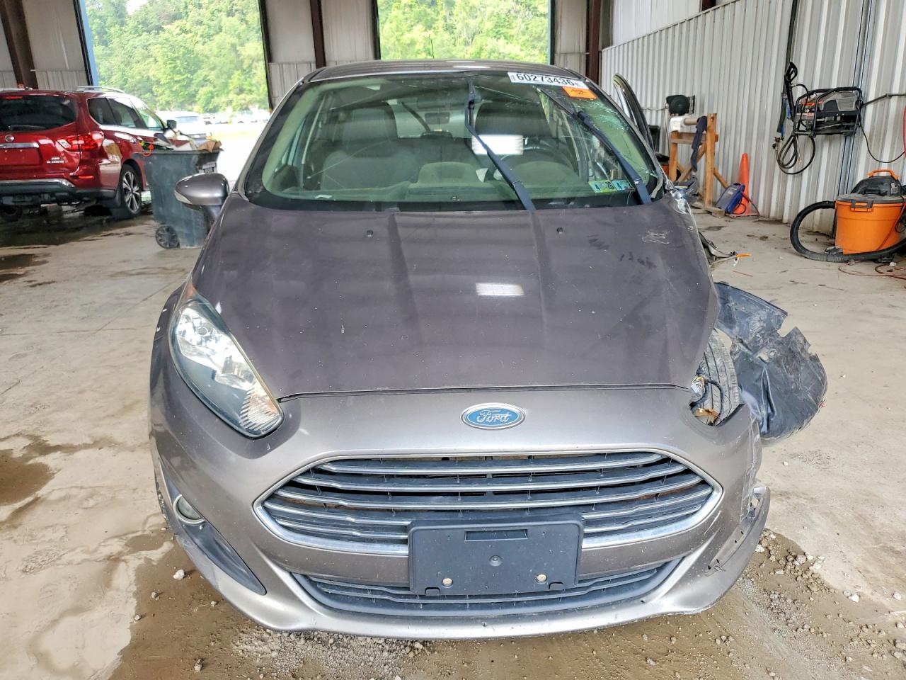 2014 Ford Fiesta Se Серебряный vin: 3FADP4EJ4EM131559