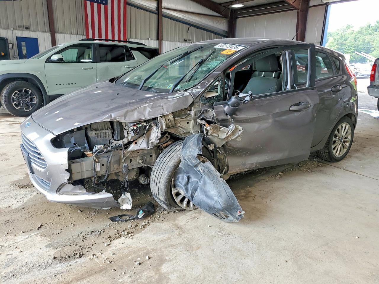 2014 Ford Fiesta Se Серебряный vin: 3FADP4EJ4EM131559