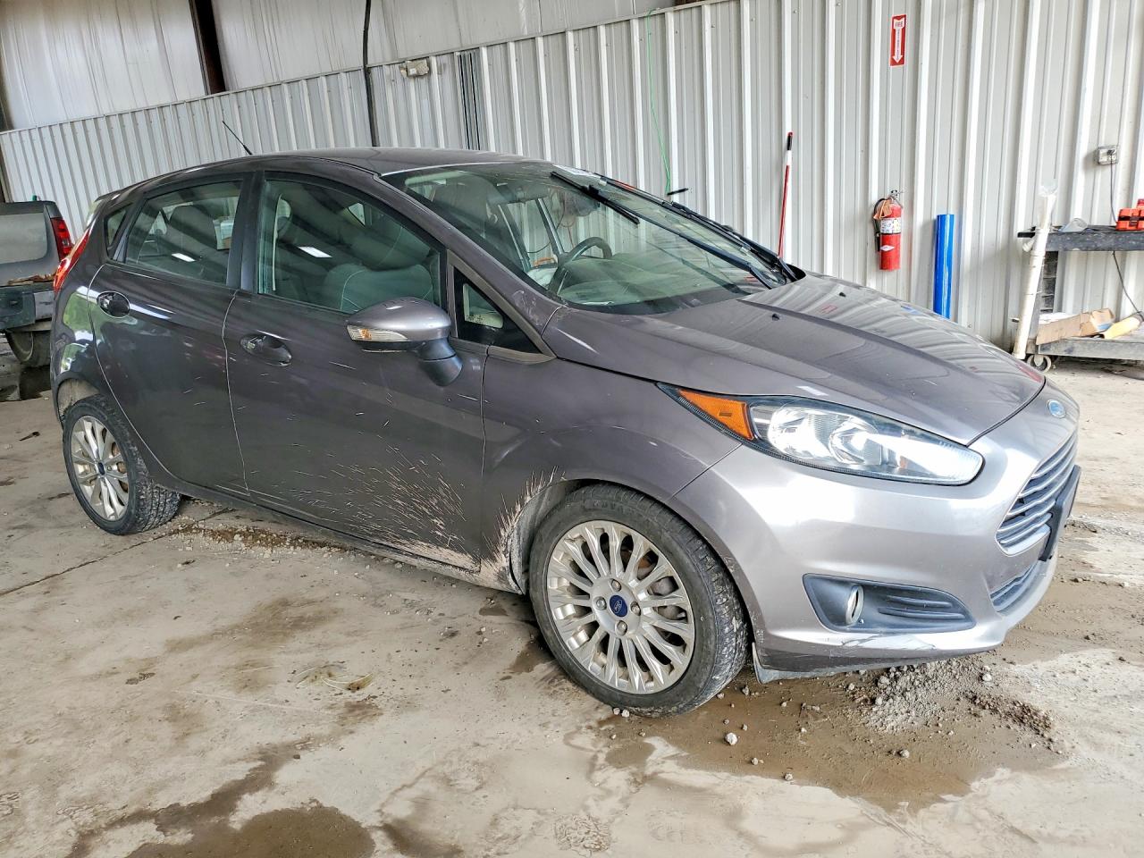 2014 Ford Fiesta Se Серебряный vin: 3FADP4EJ4EM131559