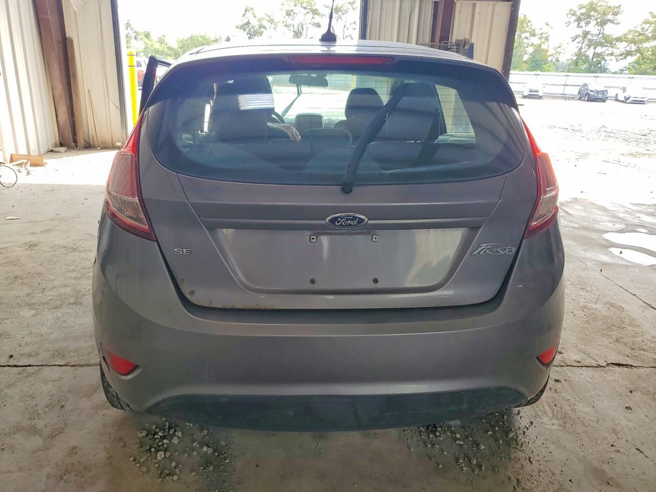 2014 Ford Fiesta Se Серебряный vin: 3FADP4EJ4EM131559
