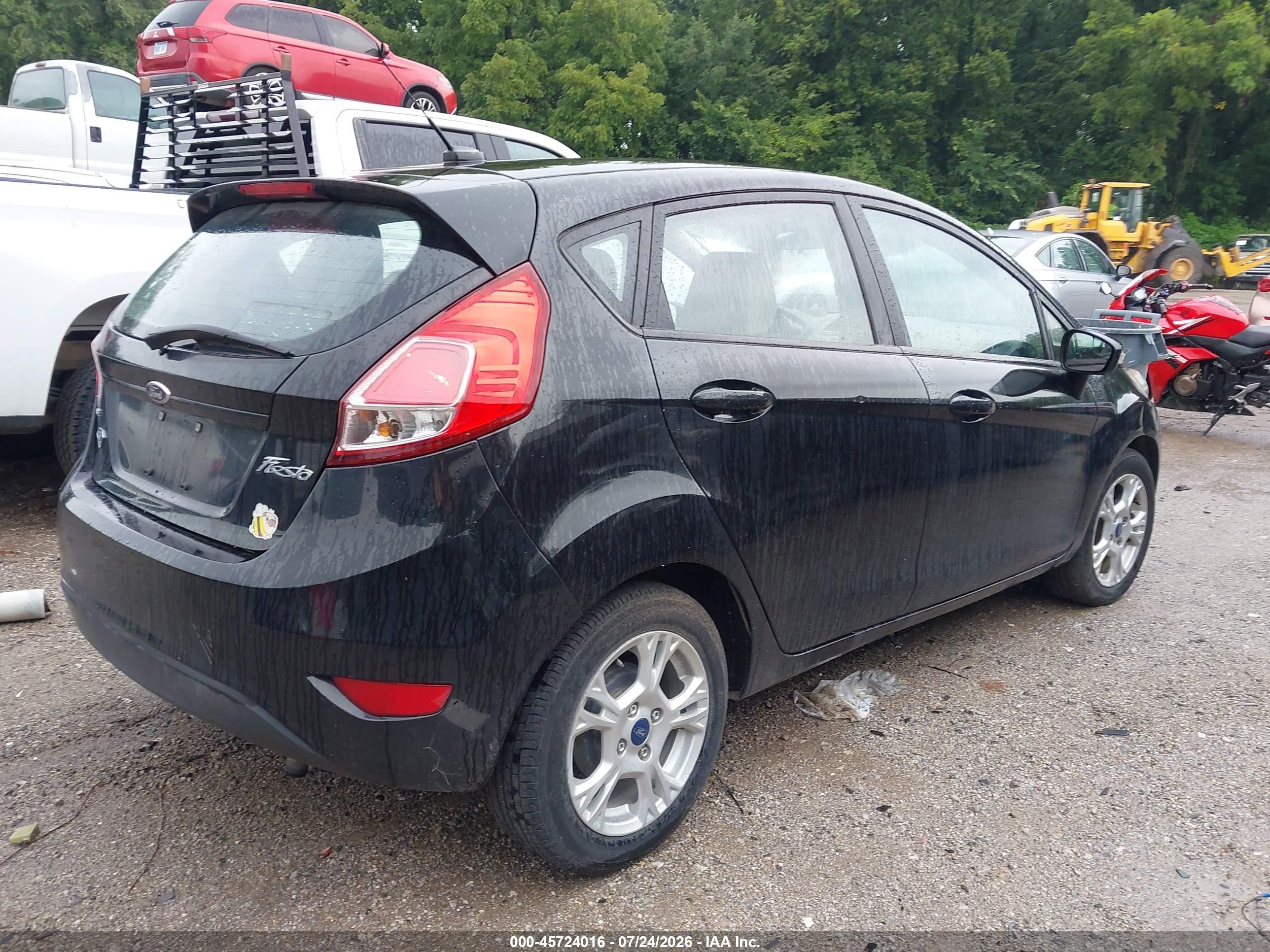 2015 Ford Fiesta Se Черный vin: 3FADP4EJ4FM136276