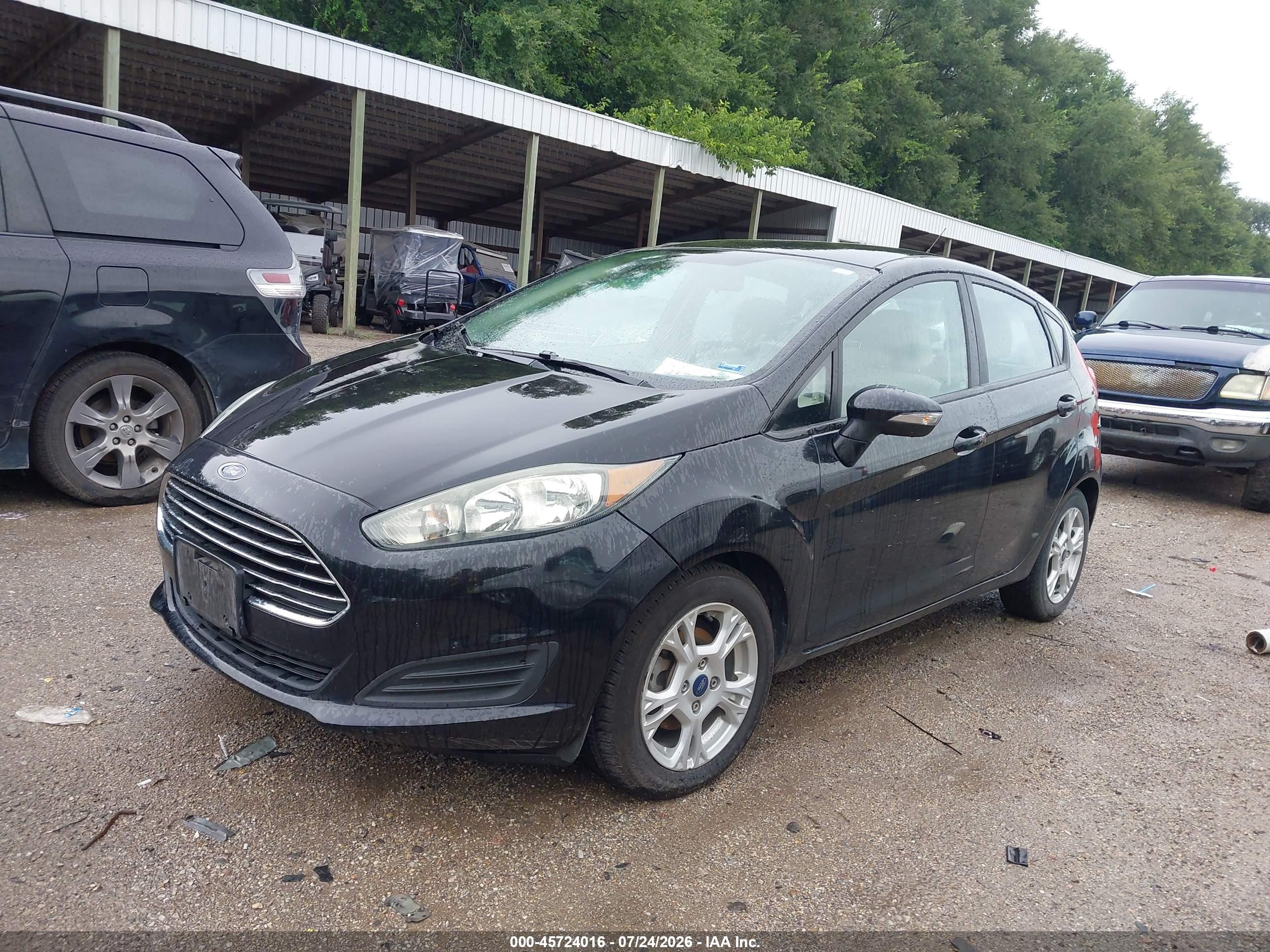 2015 Ford Fiesta Se Черный vin: 3FADP4EJ4FM136276