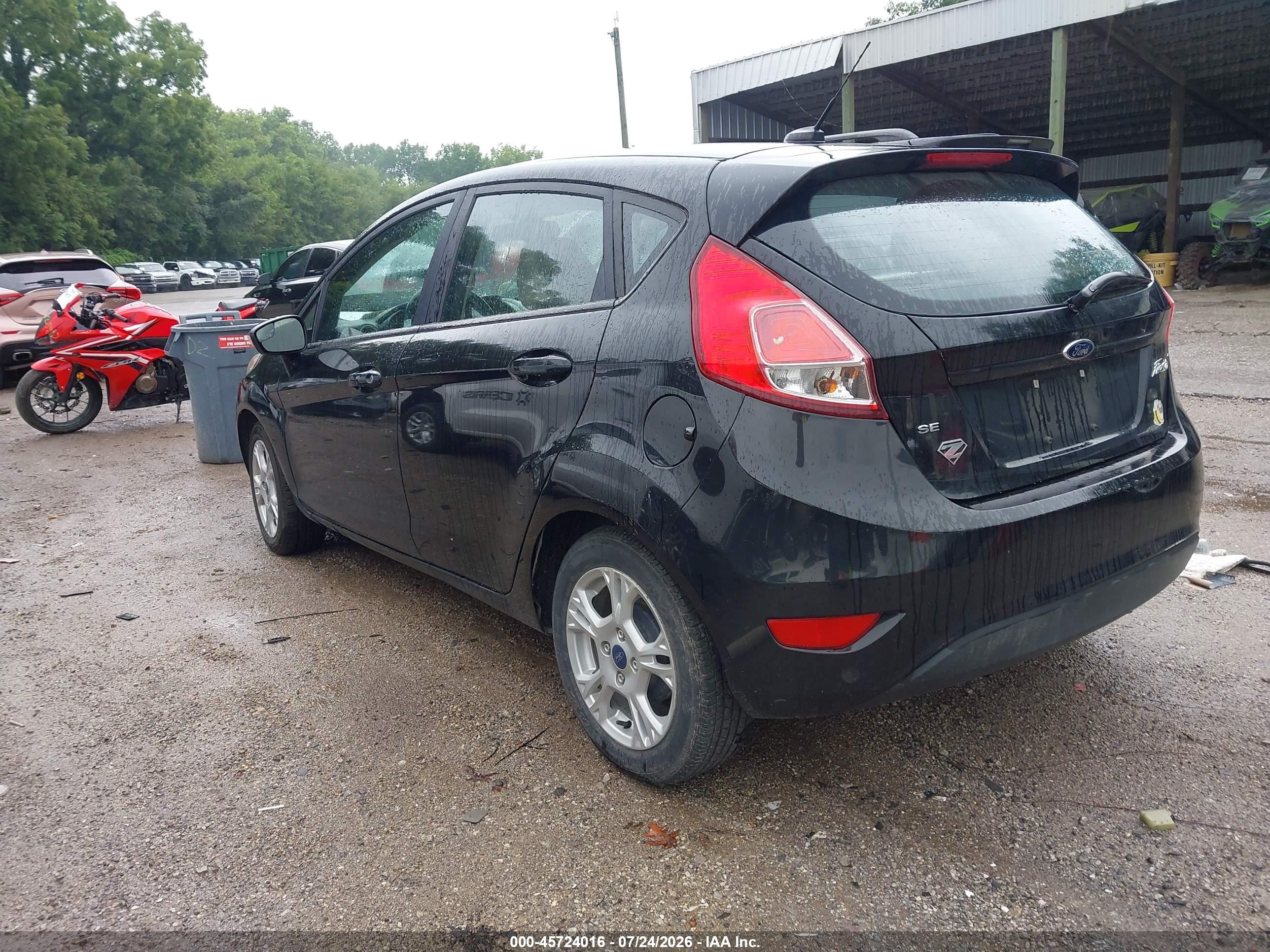2015 Ford Fiesta Se Черный vin: 3FADP4EJ4FM136276