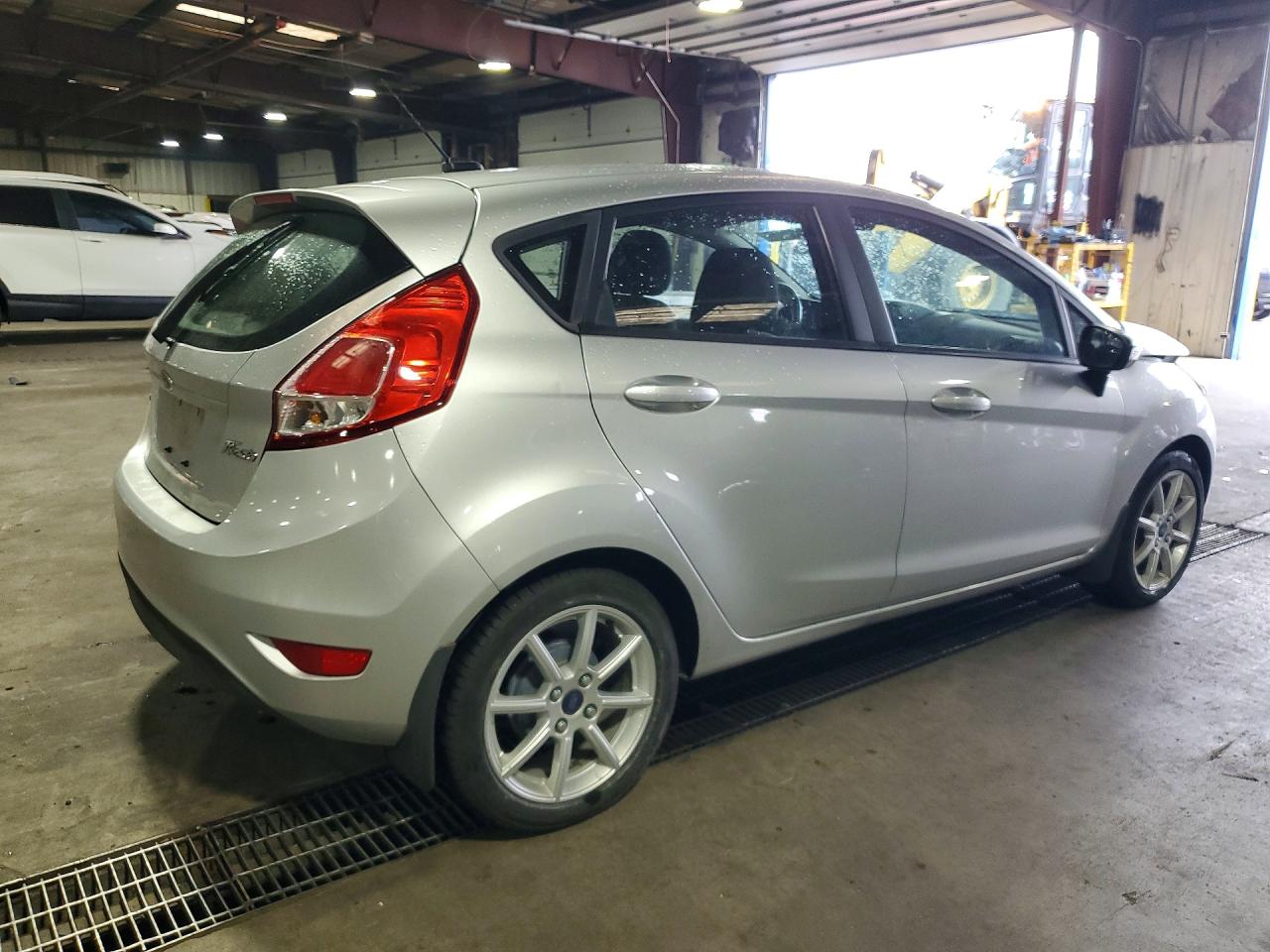 2015 Ford Fiesta Se Silver vin: 3FADP4EJ4FM167446