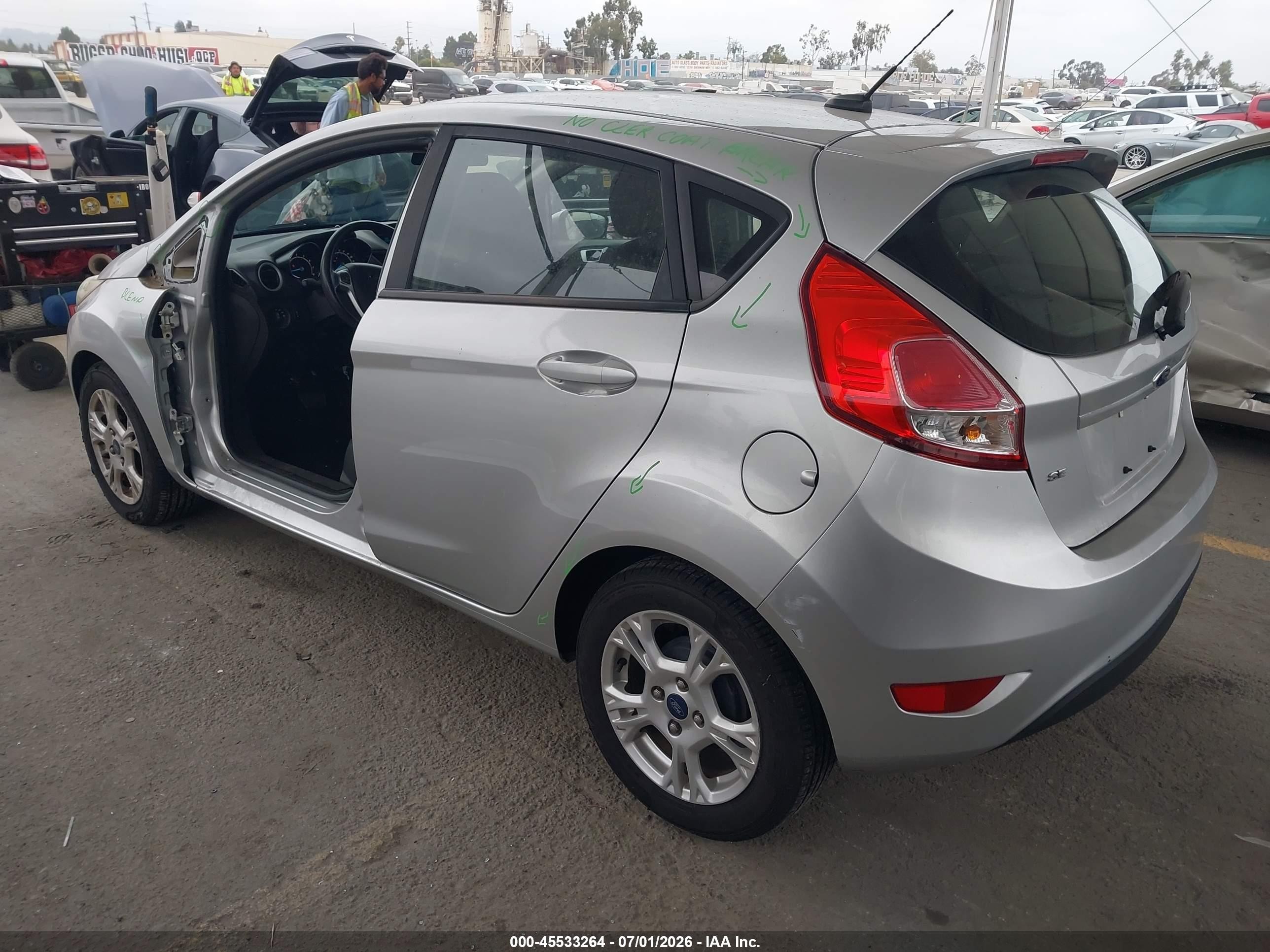 2015 Ford Fiesta Se Silver vin: 3FADP4EJ4FM181749