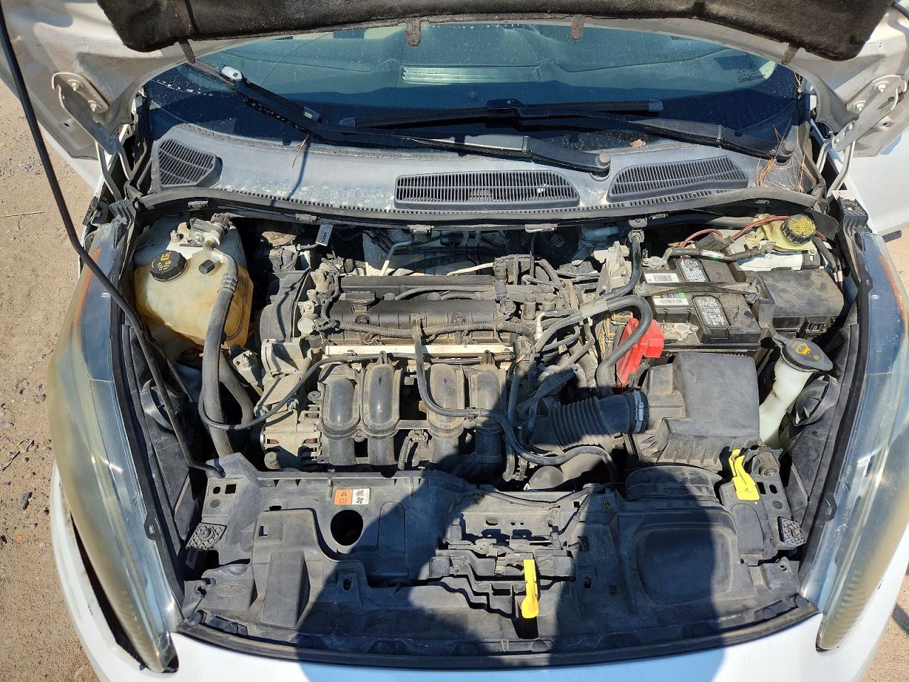 2015 Ford Fiesta Se White vin: 3FADP4EJ4FM225541