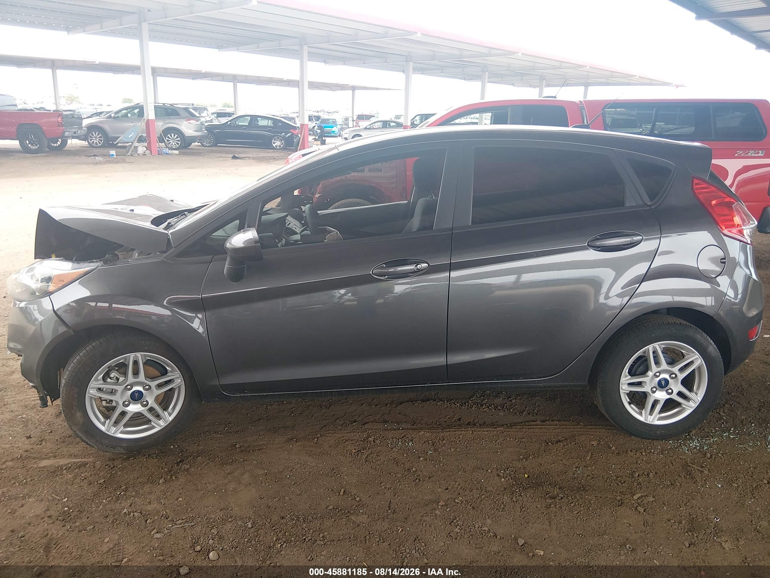 2019 Ford Fiesta Se Серый vin: 3FADP4EJ4KM152715