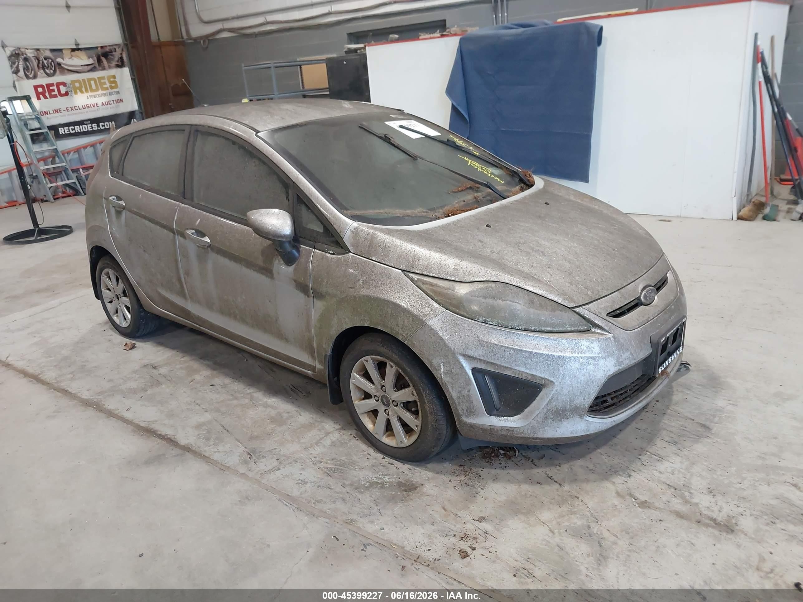2011 Ford Fiesta Se Silver vin: 3FADP4EJ5BM134062