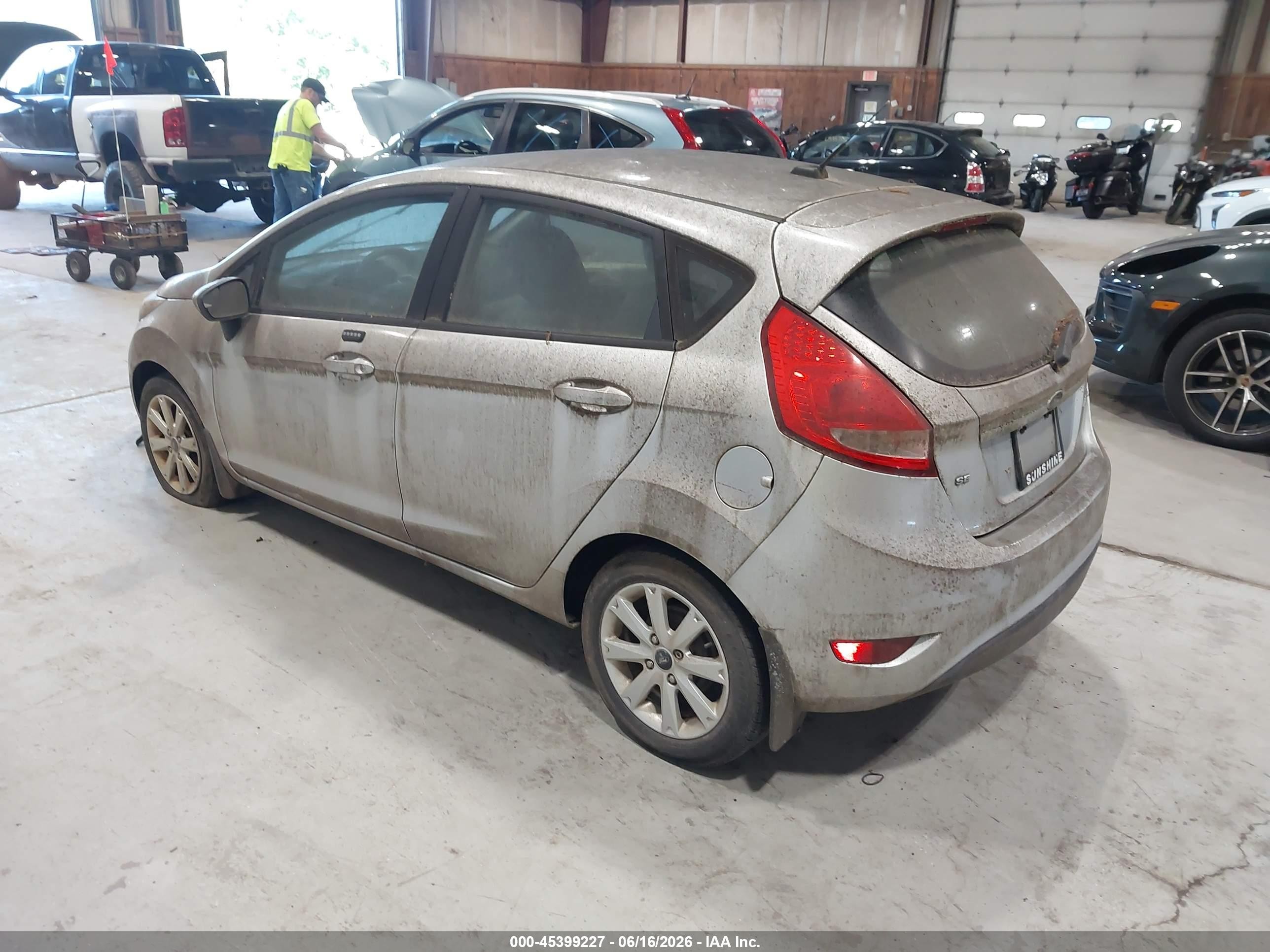 2011 Ford Fiesta Se Silver vin: 3FADP4EJ5BM134062