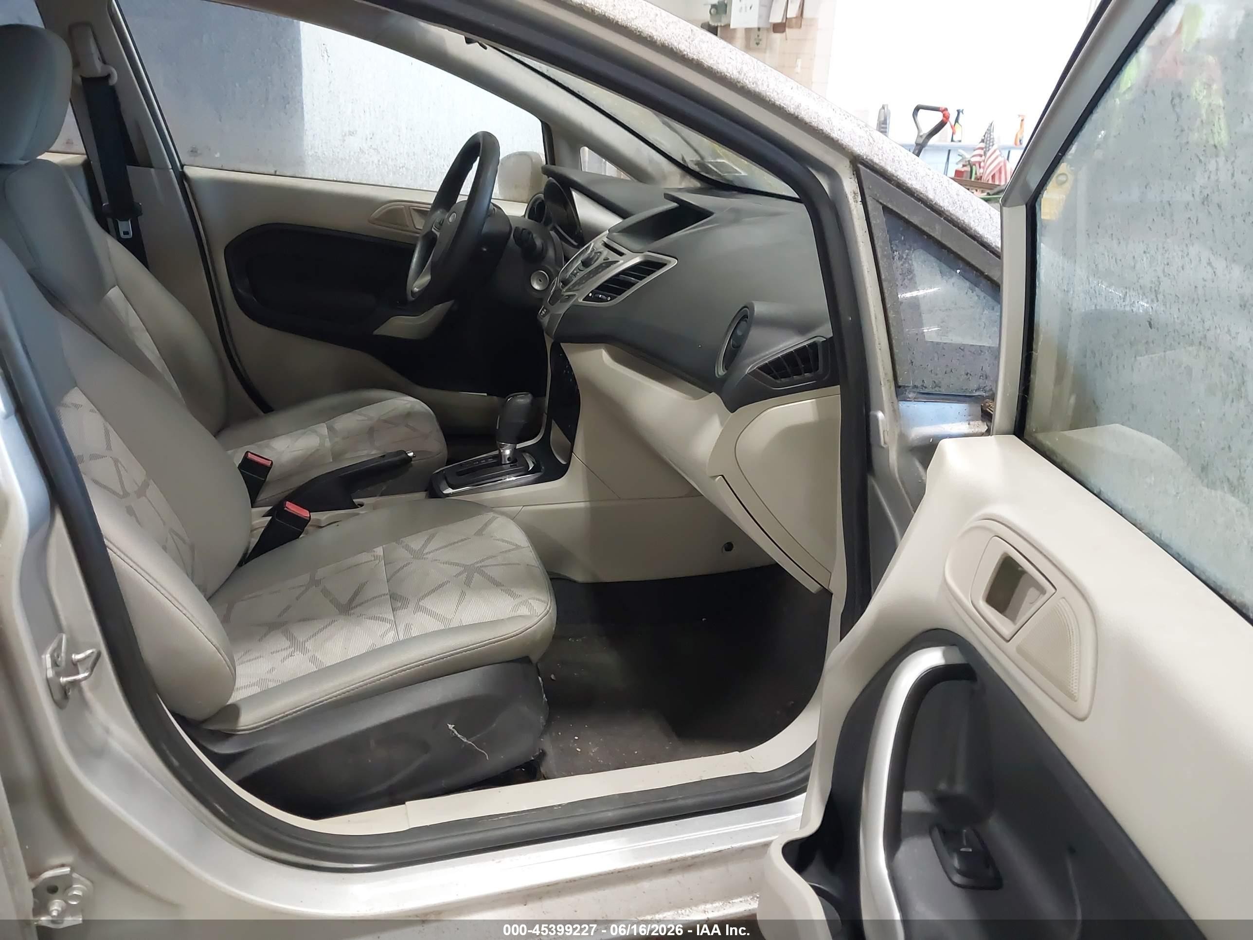 2011 Ford Fiesta Se Silver vin: 3FADP4EJ5BM134062
