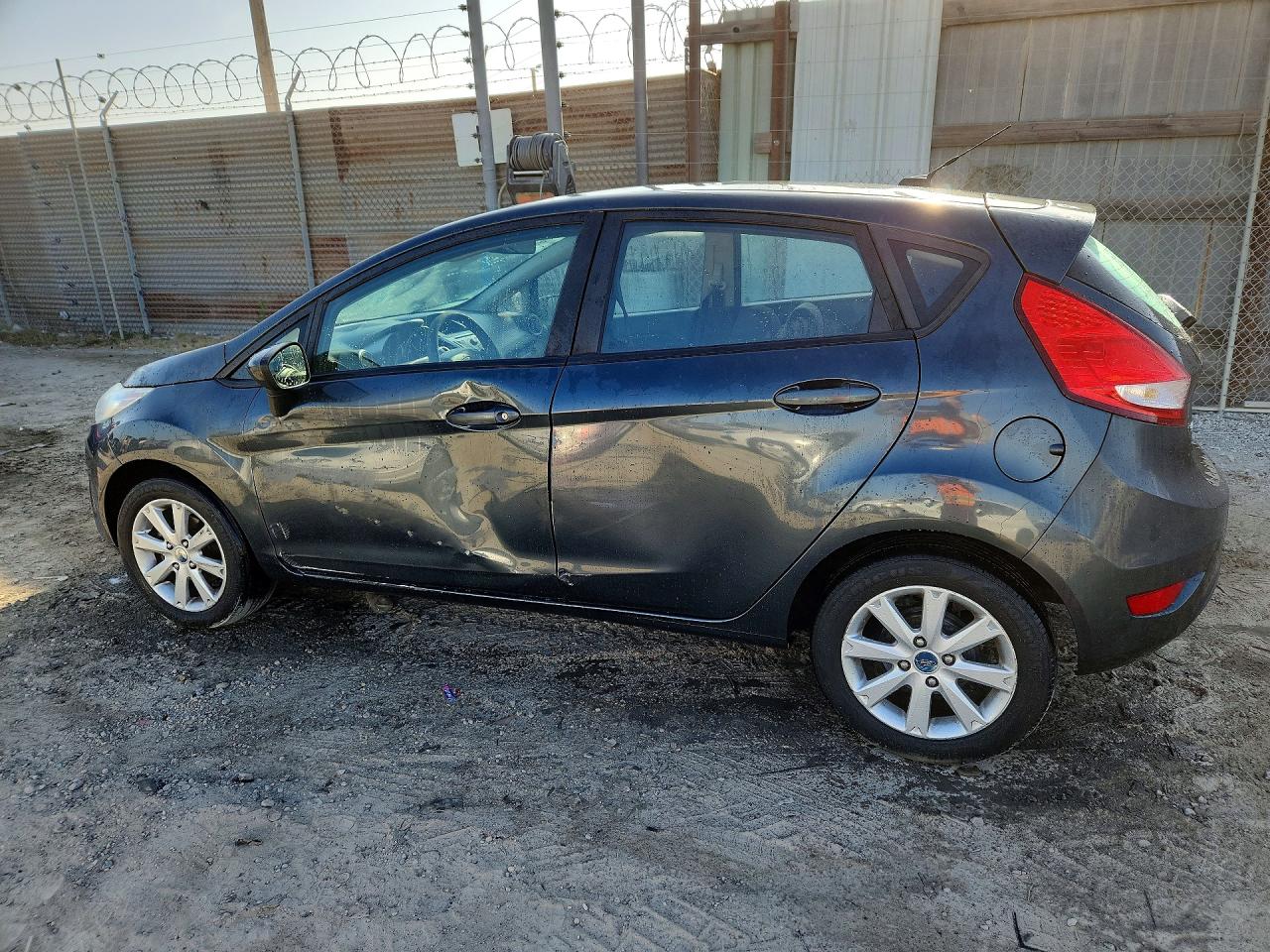 2011 Ford Fiesta Se Gray vin: 3FADP4EJ5BM157034