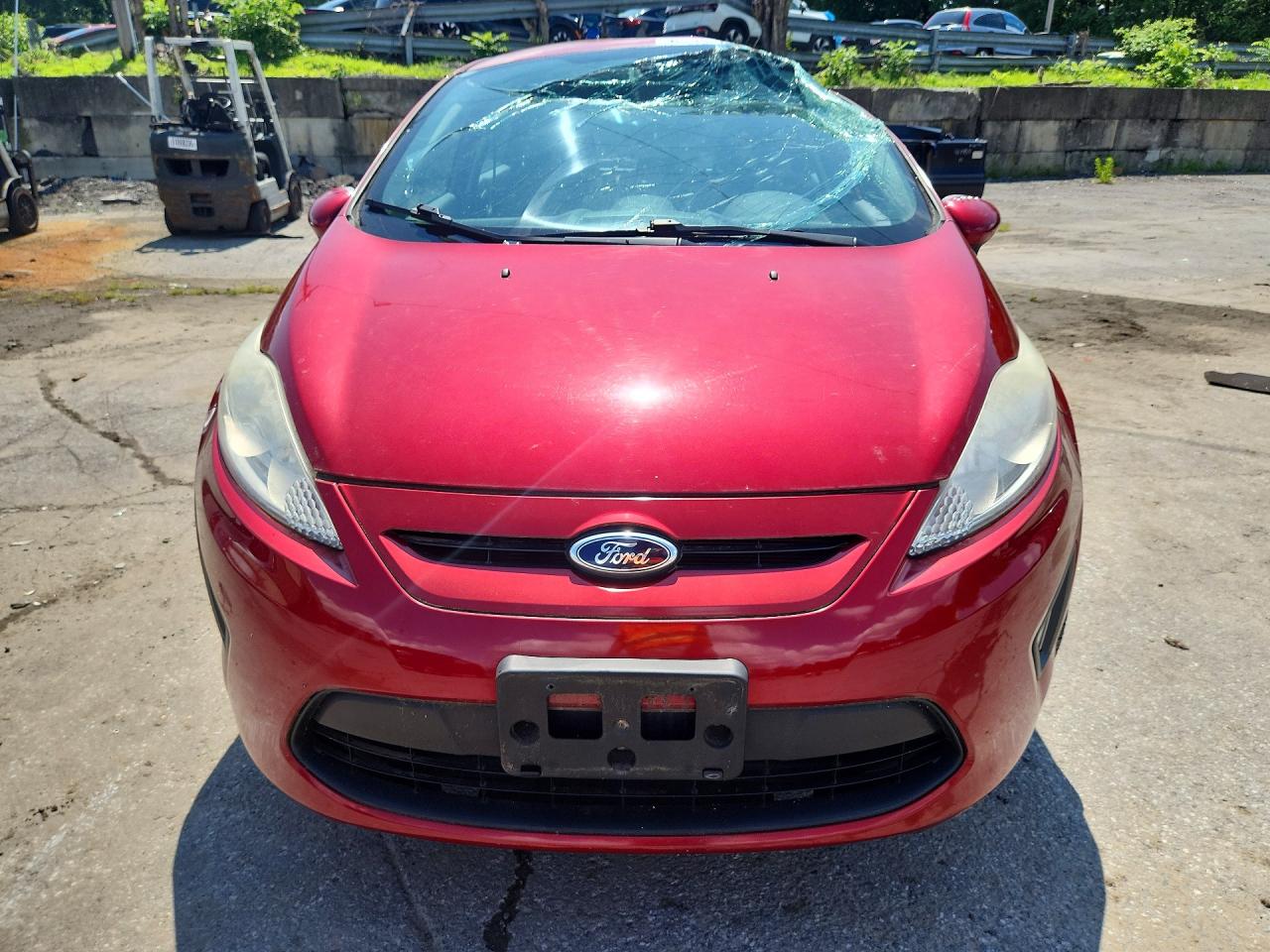 2013 Ford Fiesta Se Красный vin: 3FADP4EJ5DM103137