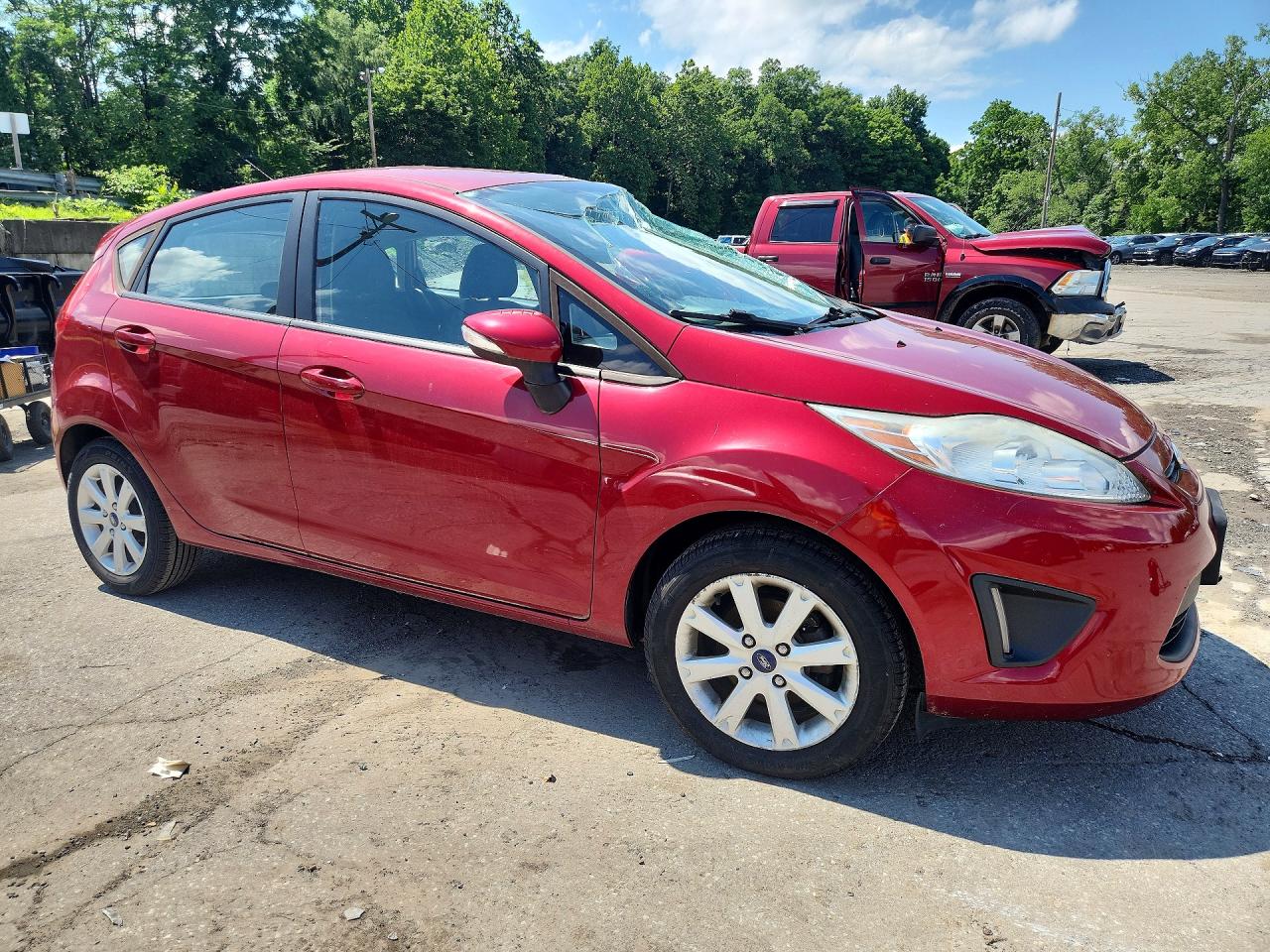 2013 Ford Fiesta Se Красный vin: 3FADP4EJ5DM103137