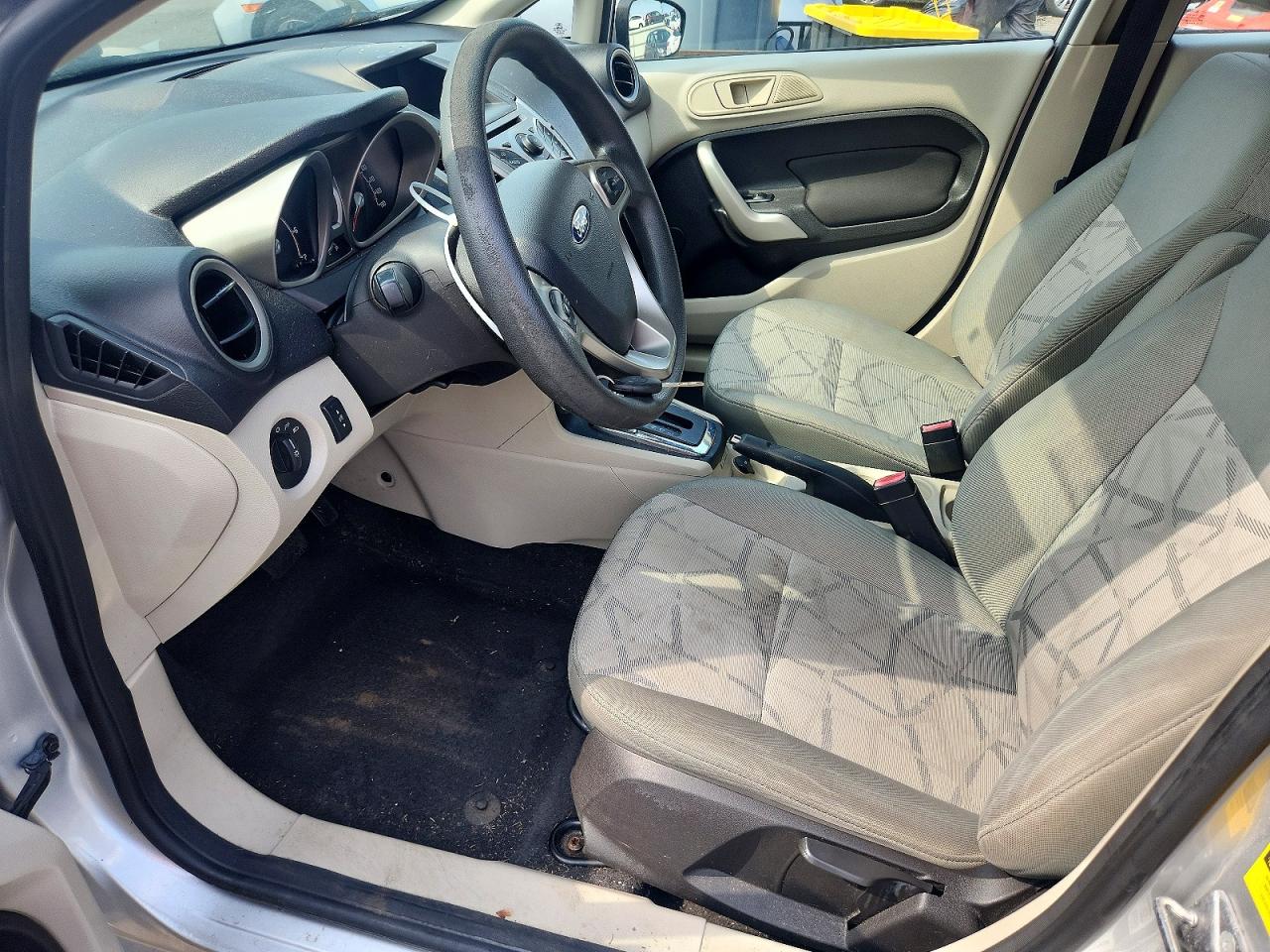2013 Ford Fiesta Se Silver vin: 3FADP4EJ5DM107303