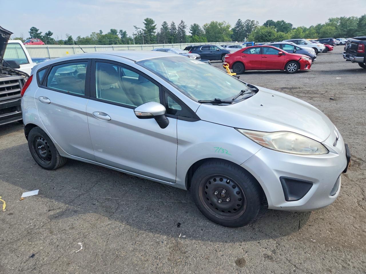 2013 Ford Fiesta Se Silver vin: 3FADP4EJ5DM107303