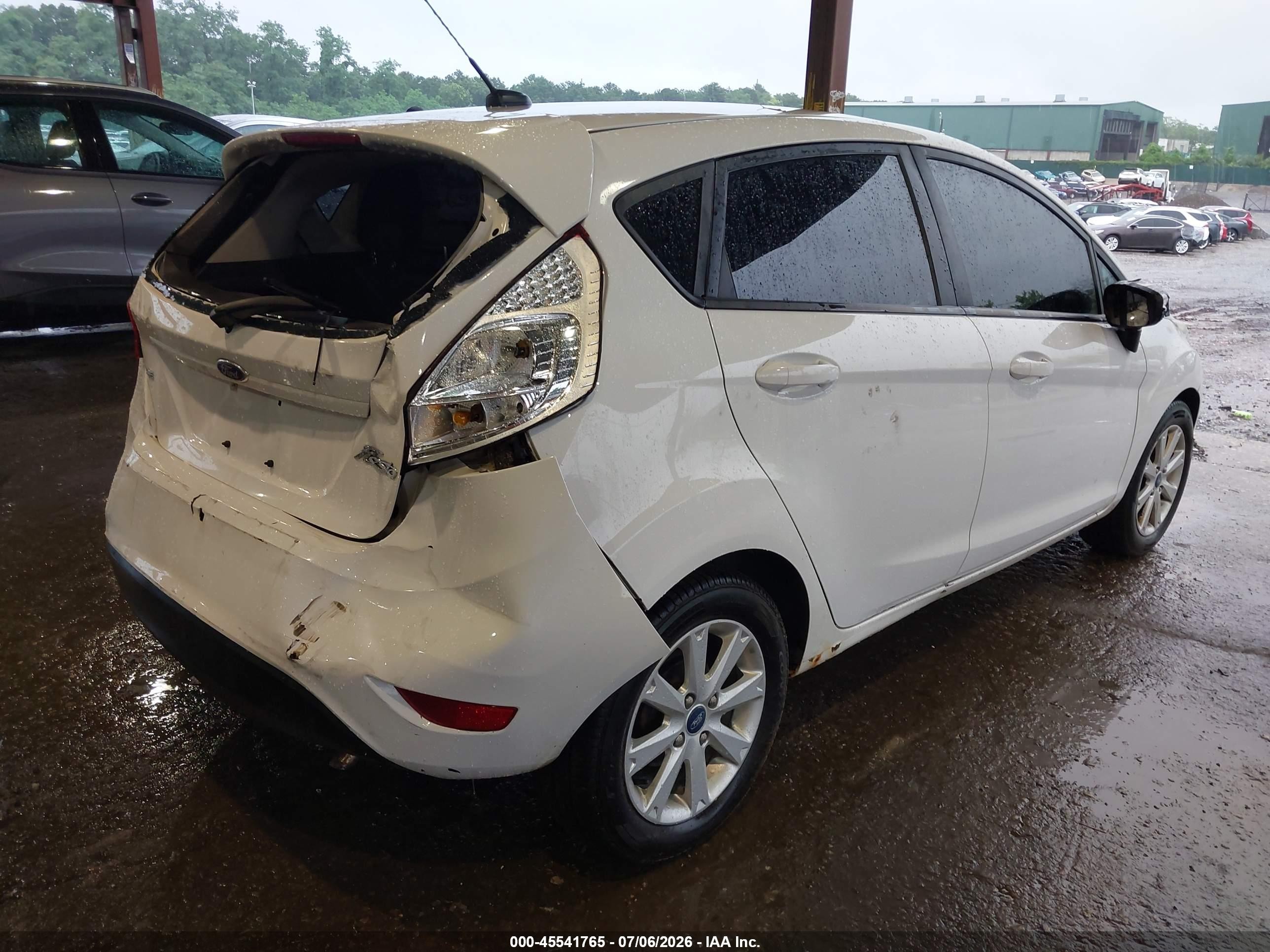 2013 Ford Fiesta Se White vin: 3FADP4EJ5DM158168