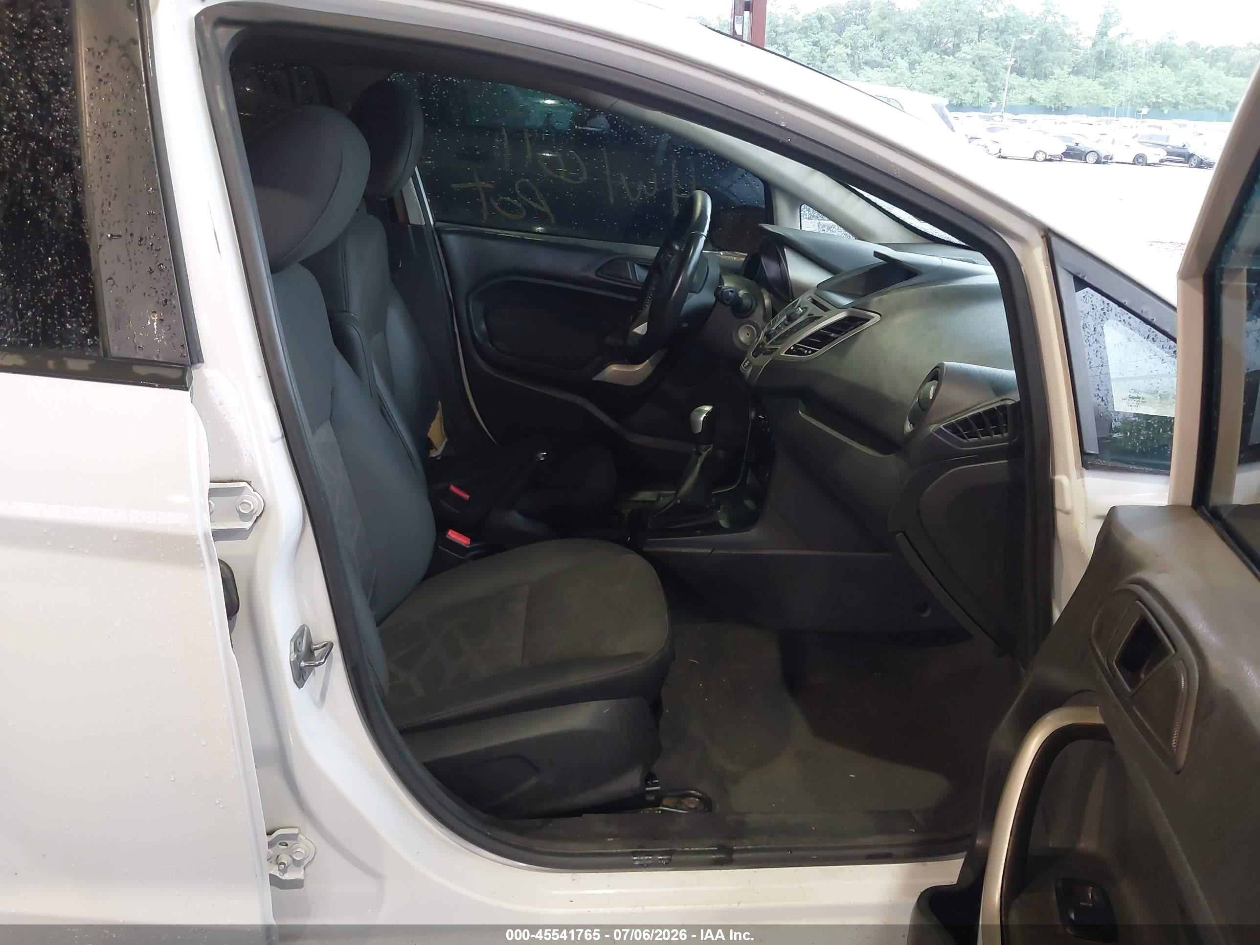 2013 Ford Fiesta Se White vin: 3FADP4EJ5DM158168