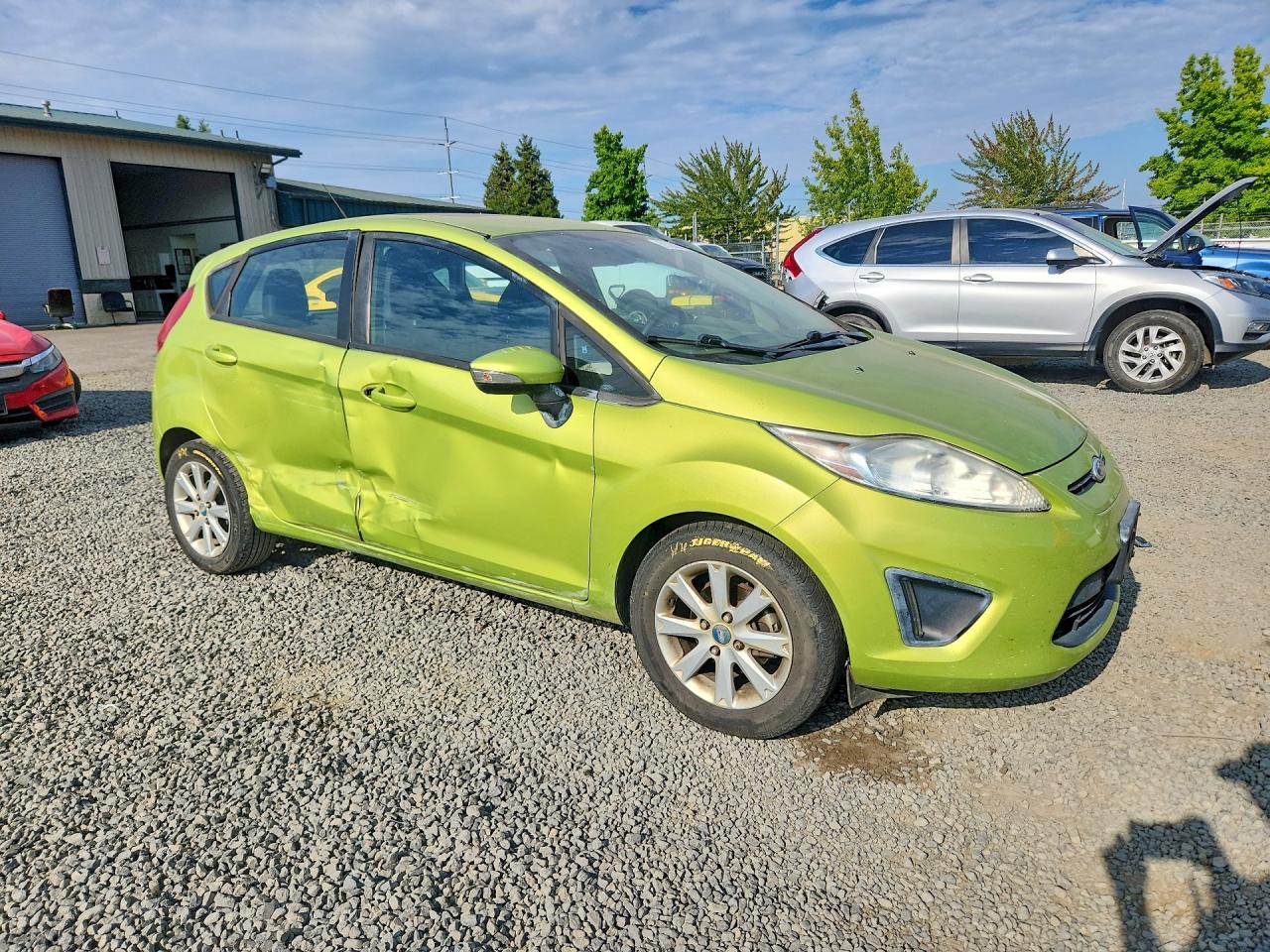 2013 Ford Fiesta Se Зеленый vin: 3FADP4EJ5DM201083