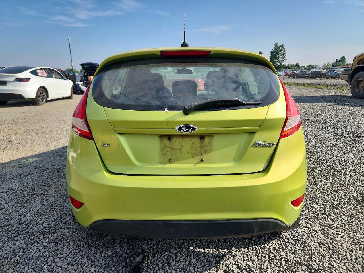 2013 Ford Fiesta Se Зеленый vin: 3FADP4EJ5DM201083