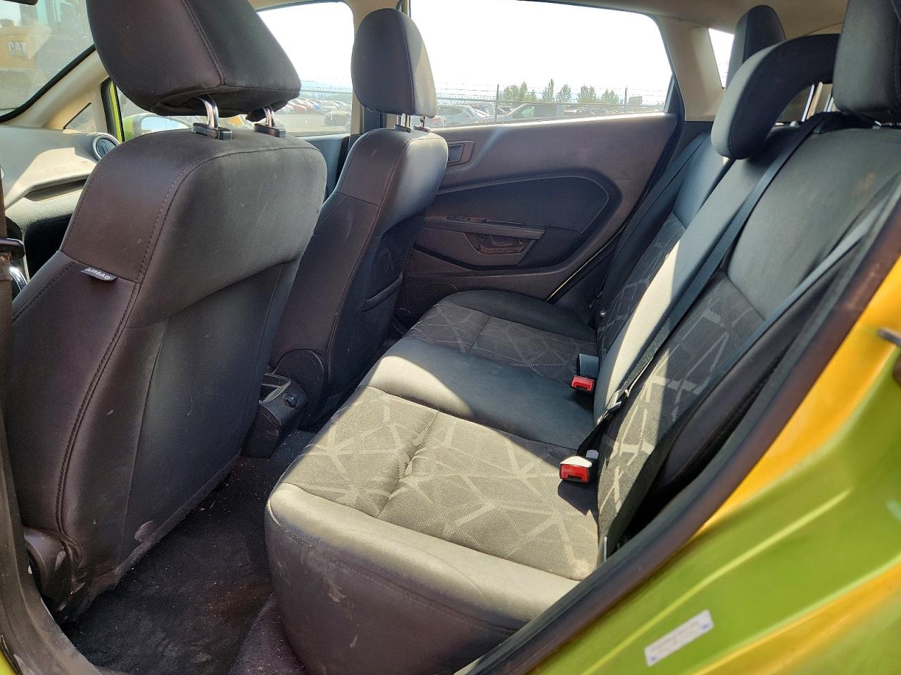 2013 Ford Fiesta Se Зеленый vin: 3FADP4EJ5DM201083