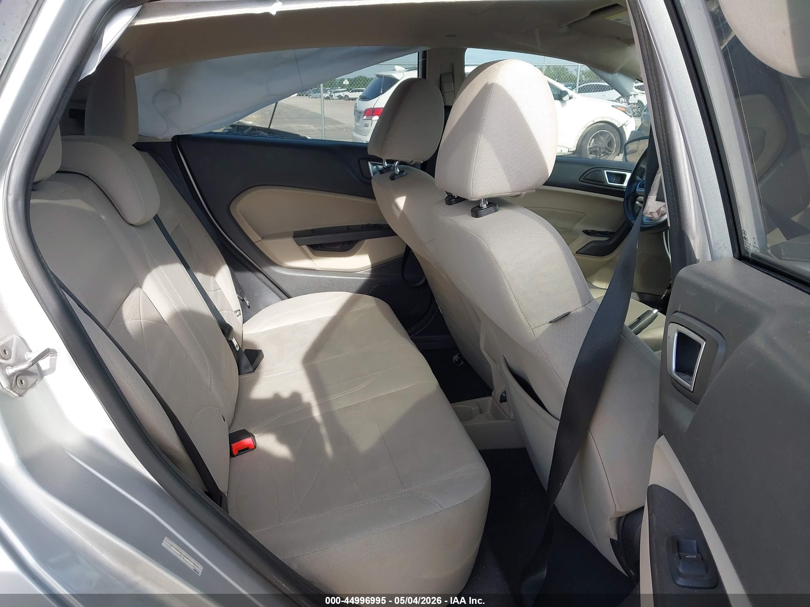 2014 Ford Fiesta Se Silver vin: 3FADP4EJ5EM154560