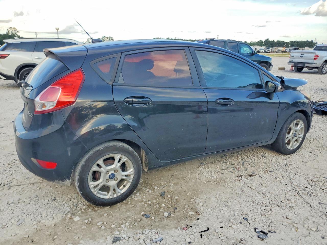 2014 Ford Fiesta Se Черный vin: 3FADP4EJ5EM240483