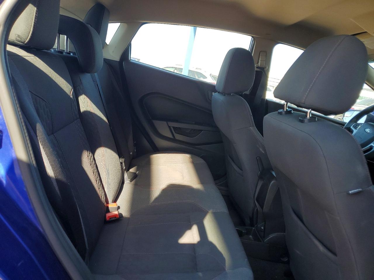 2015 Ford Fiesta Se Blue vin: 3FADP4EJ5FM106087