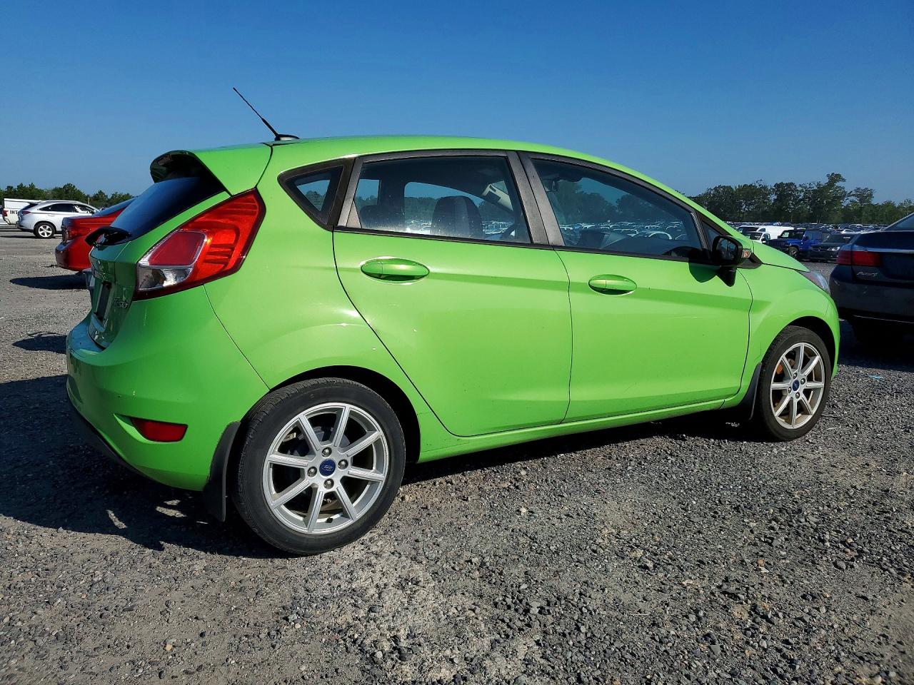 2015 Ford Fiesta Se Green vin: 3FADP4EJ5FM114156