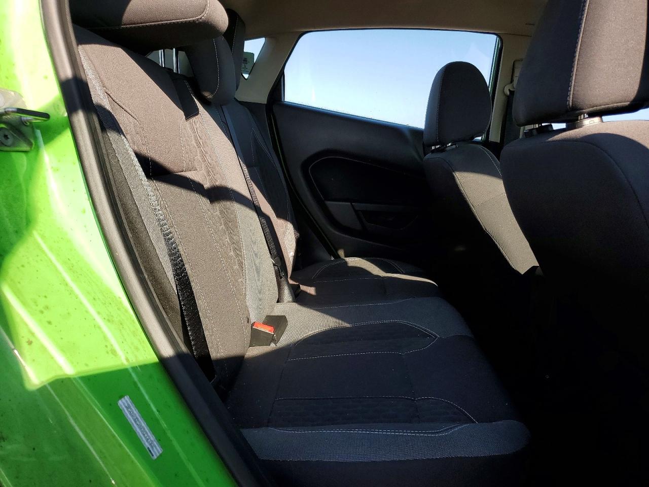 2015 Ford Fiesta Se Green vin: 3FADP4EJ5FM114156
