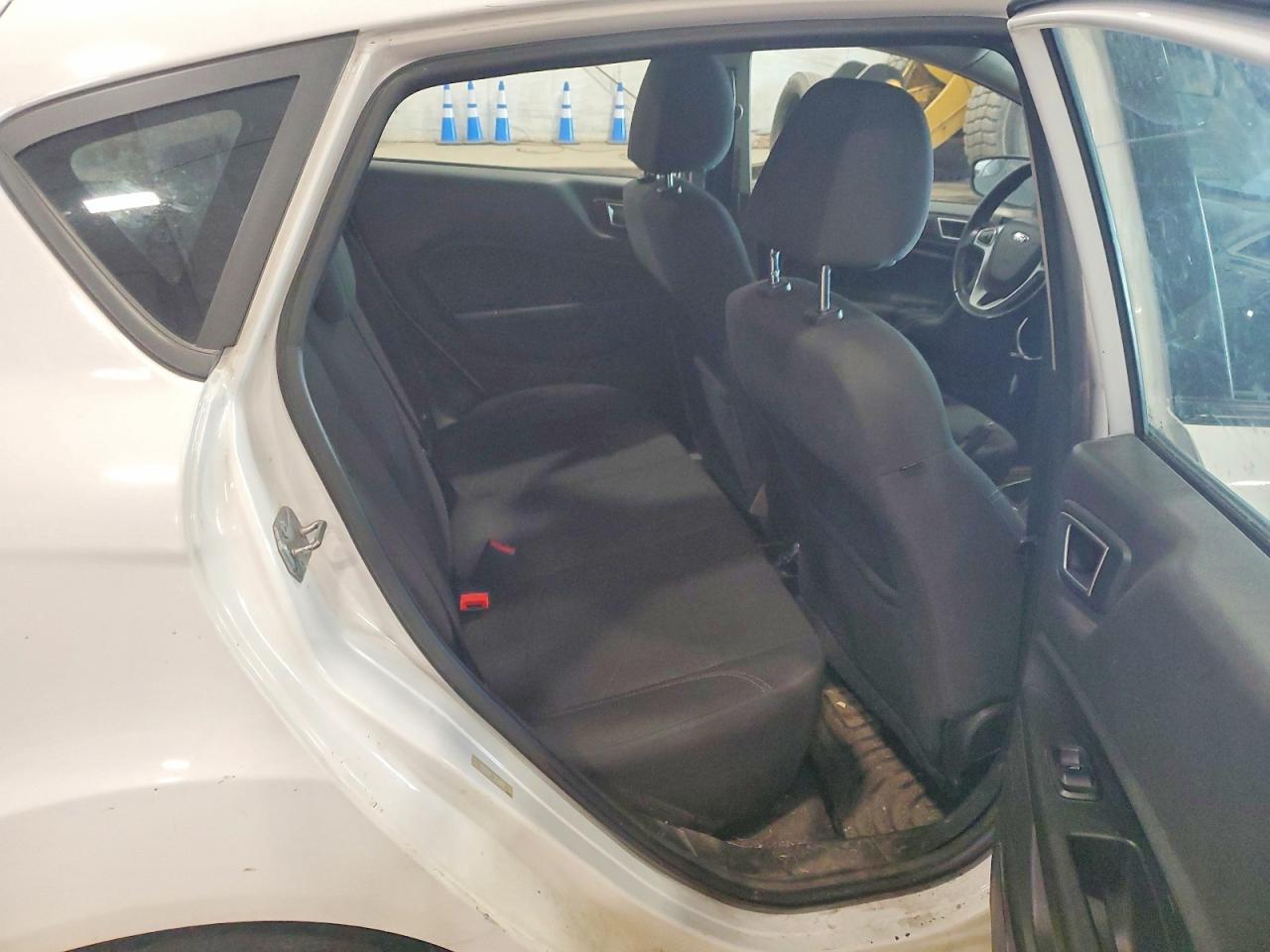 2015 Ford Fiesta Se White vin: 3FADP4EJ5FM179685
