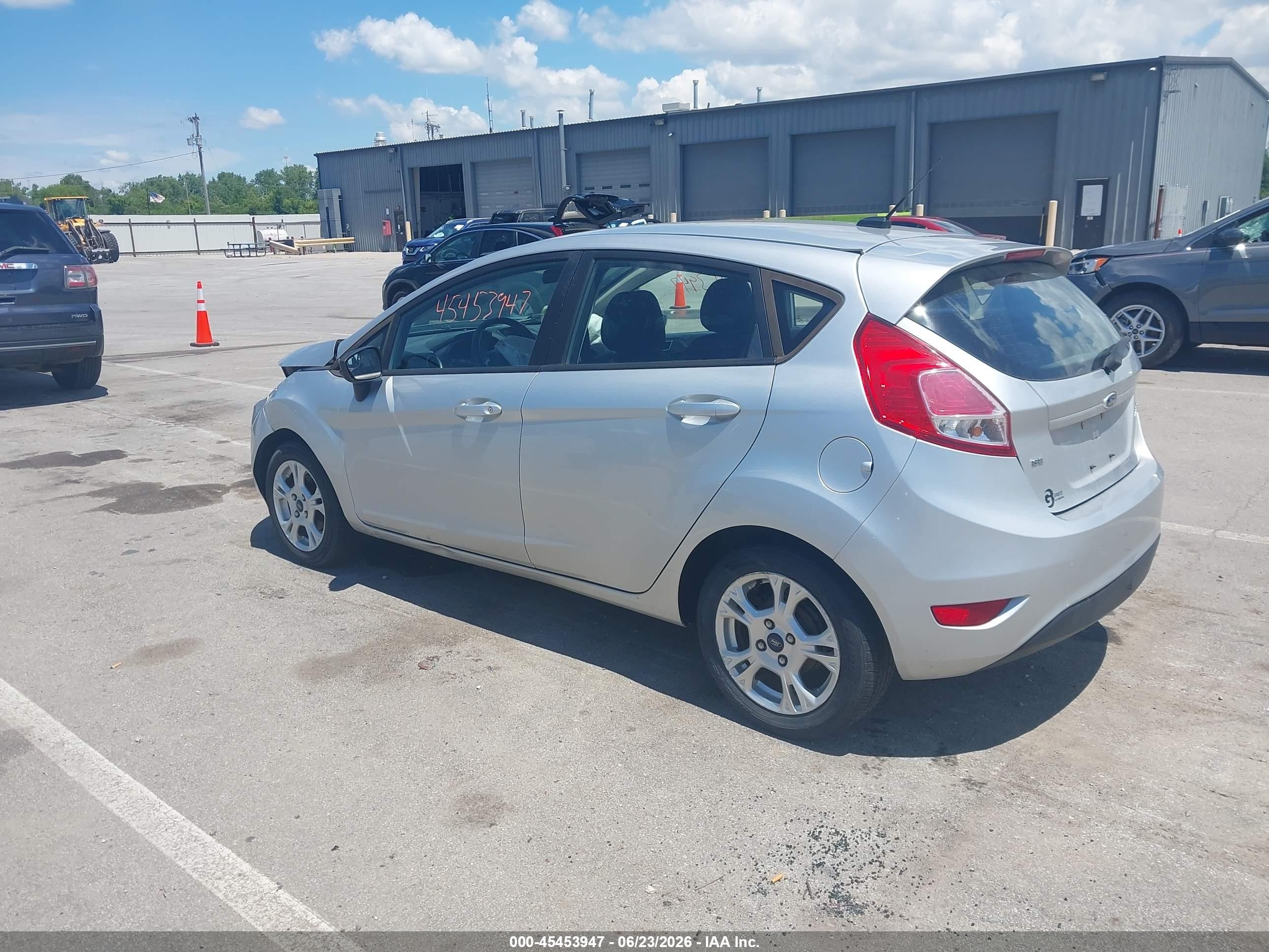 2015 Ford Fiesta Se Silver vin: 3FADP4EJ5FM187253