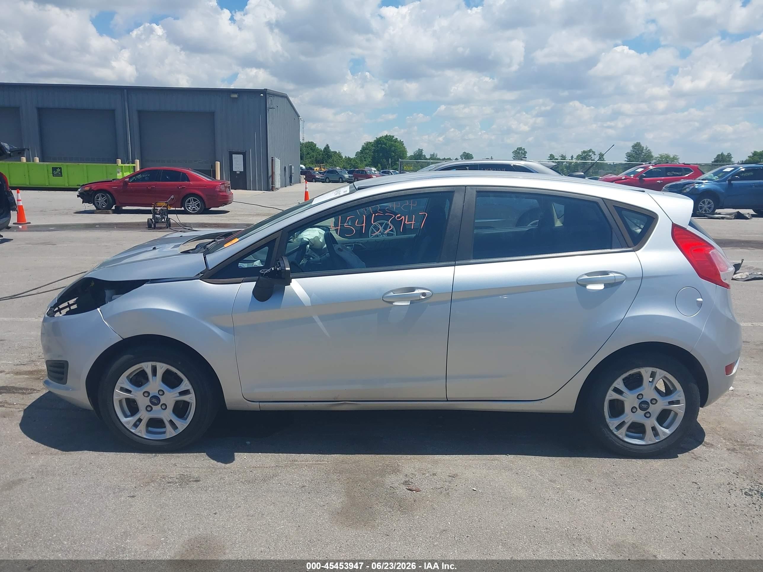 2015 Ford Fiesta Se Silver vin: 3FADP4EJ5FM187253