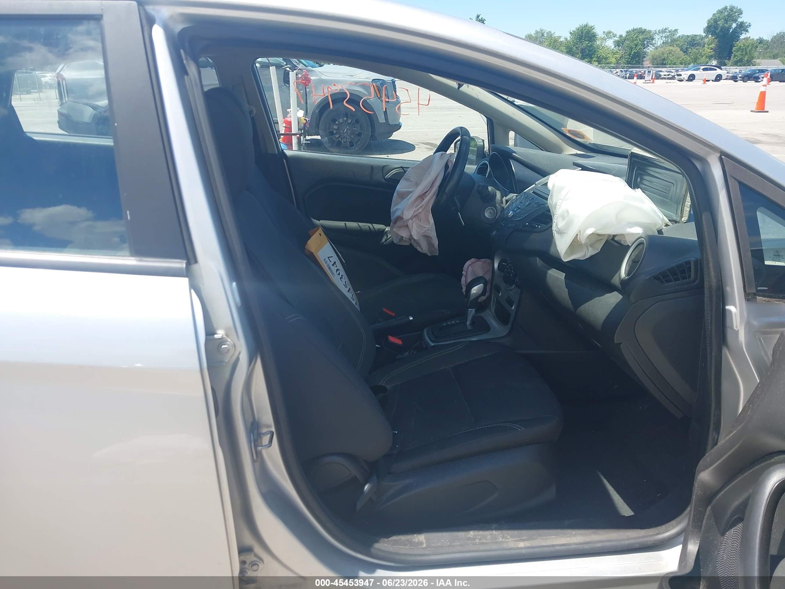 2015 Ford Fiesta Se Silver vin: 3FADP4EJ5FM187253