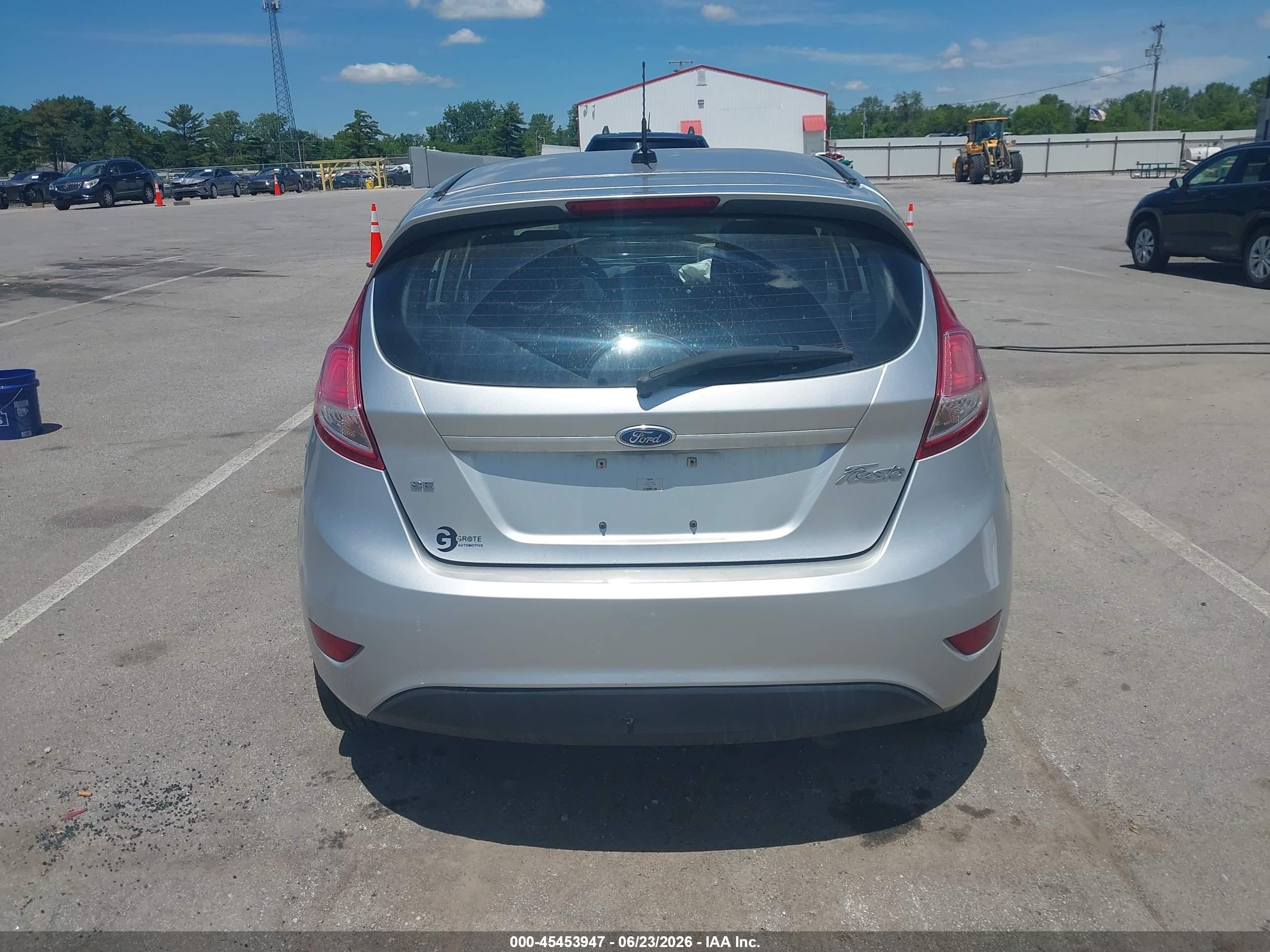 2015 Ford Fiesta Se Silver vin: 3FADP4EJ5FM187253