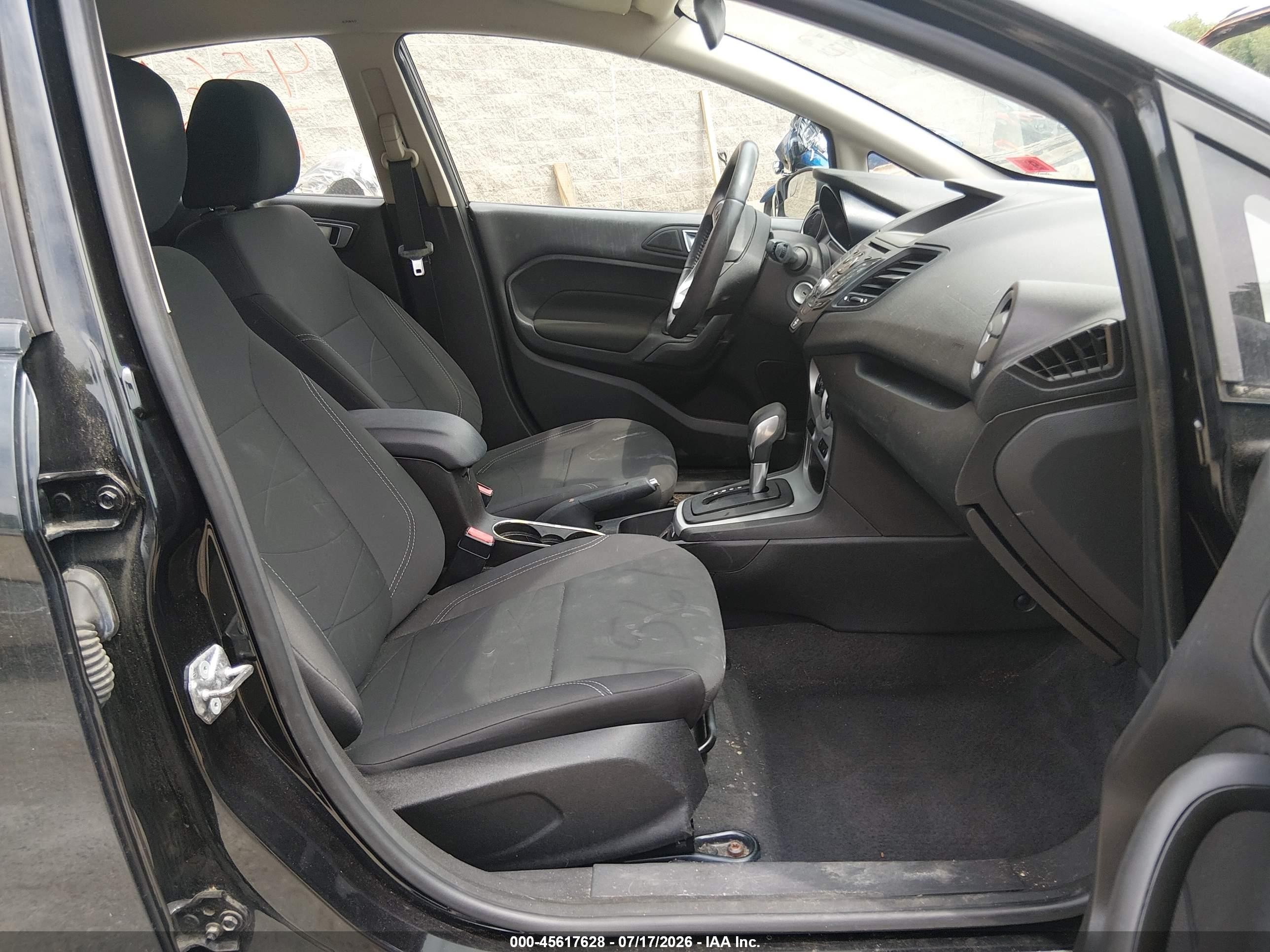 2015 Ford Fiesta Se Black vin: 3FADP4EJ5FM202396