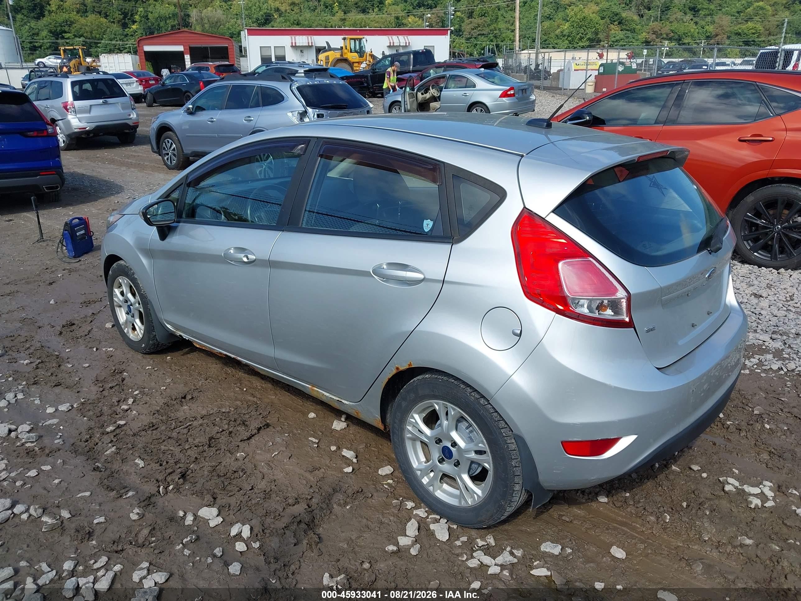 2015 Ford Fiesta Se Silver vin: 3FADP4EJ5FM220154