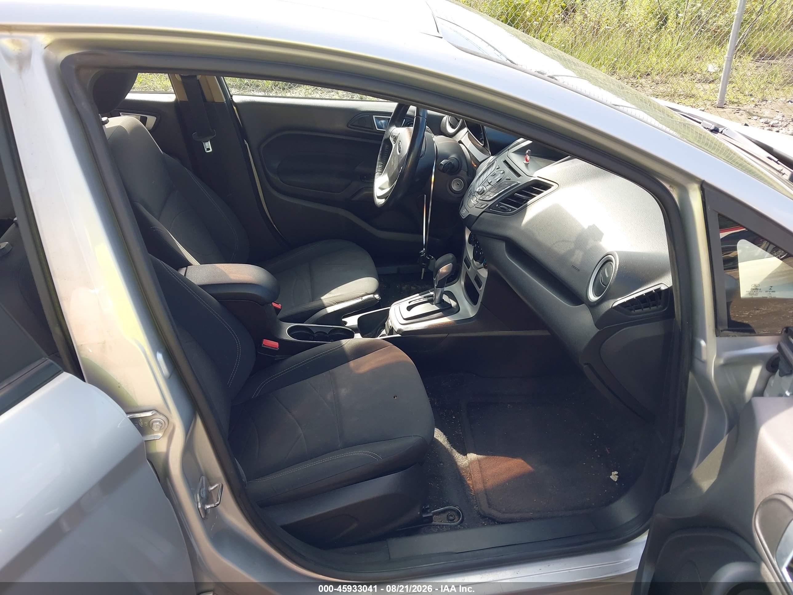2015 Ford Fiesta Se Silver vin: 3FADP4EJ5FM220154