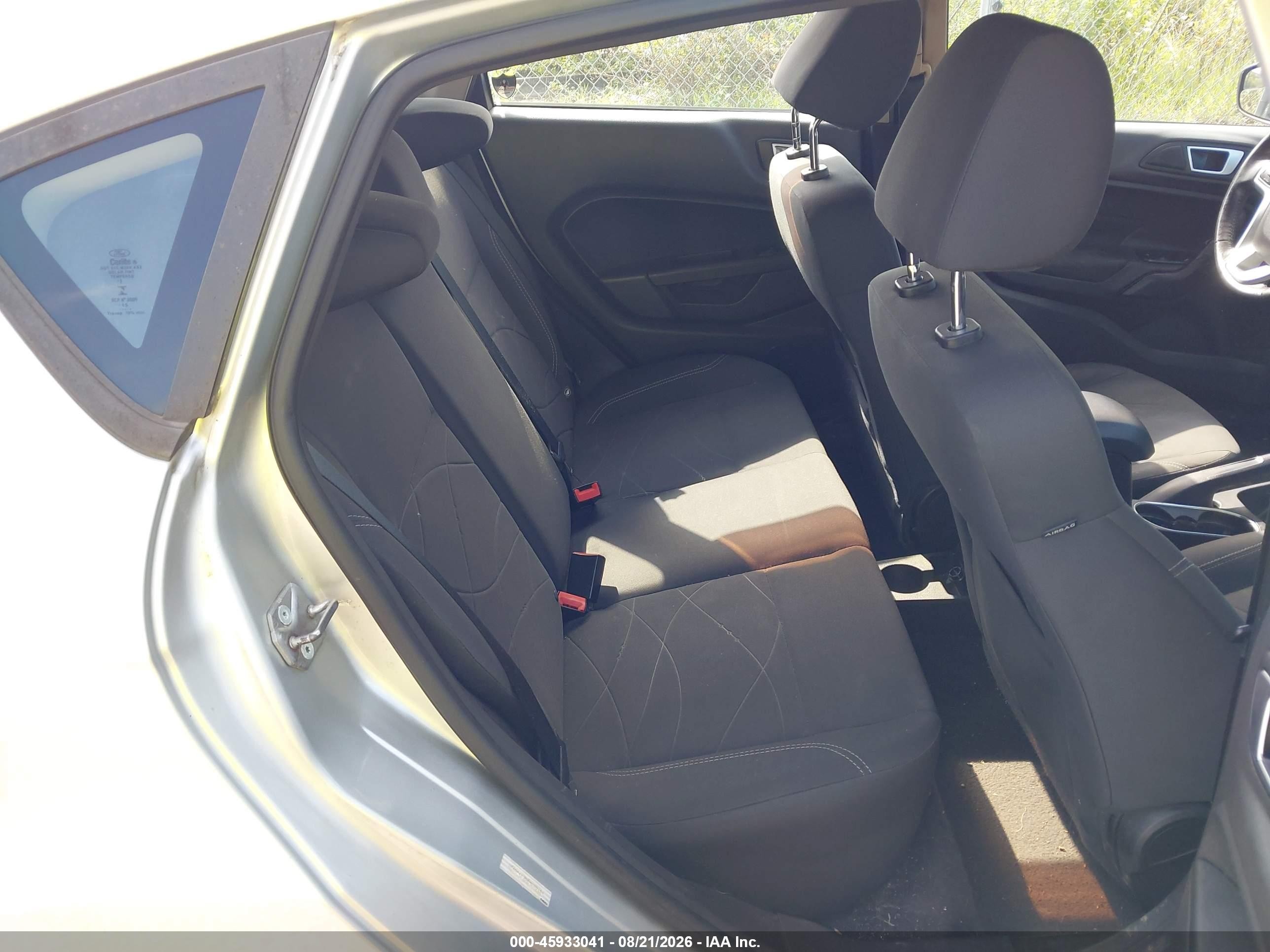2015 Ford Fiesta Se Silver vin: 3FADP4EJ5FM220154