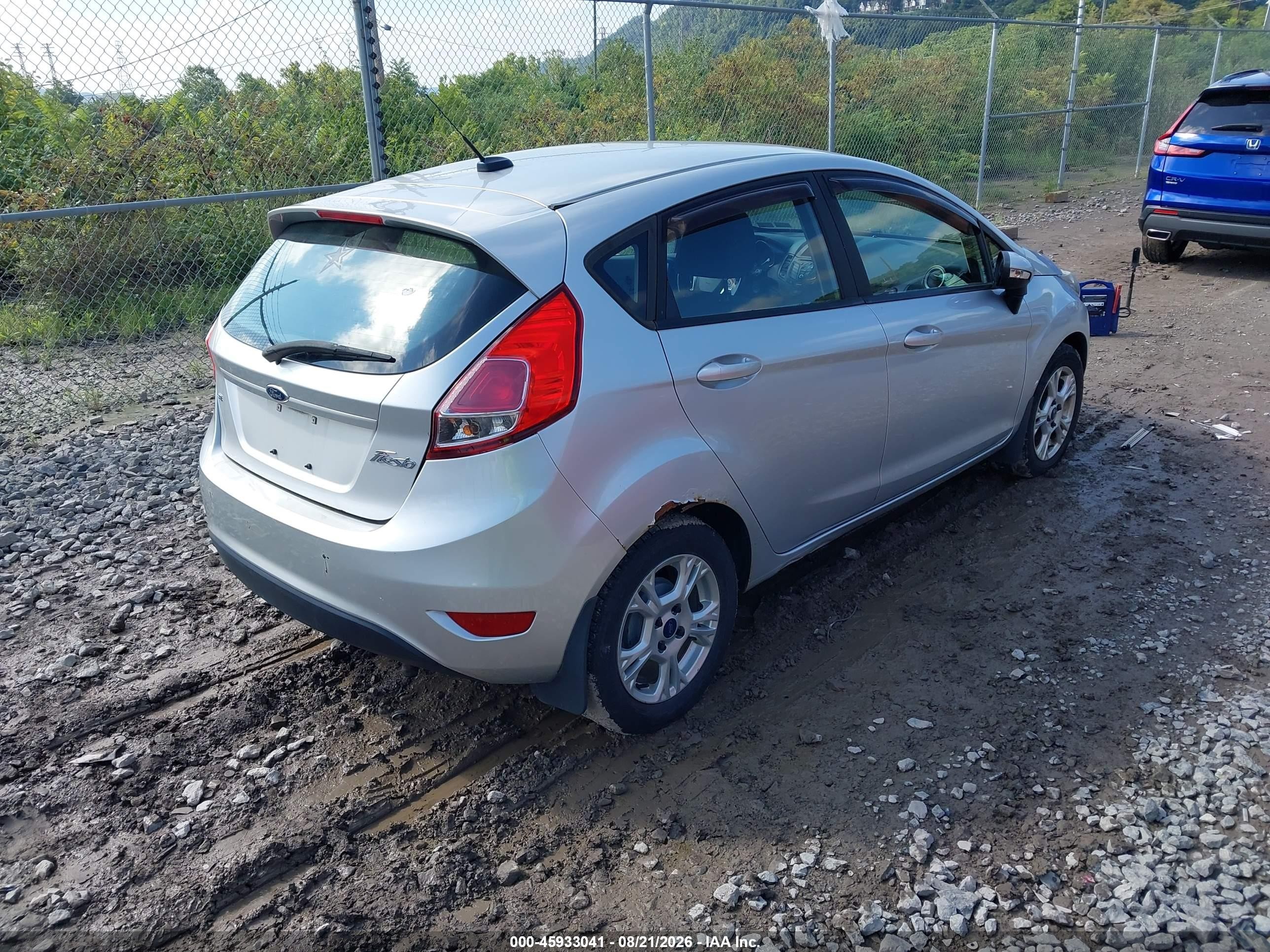 2015 Ford Fiesta Se Silver vin: 3FADP4EJ5FM220154