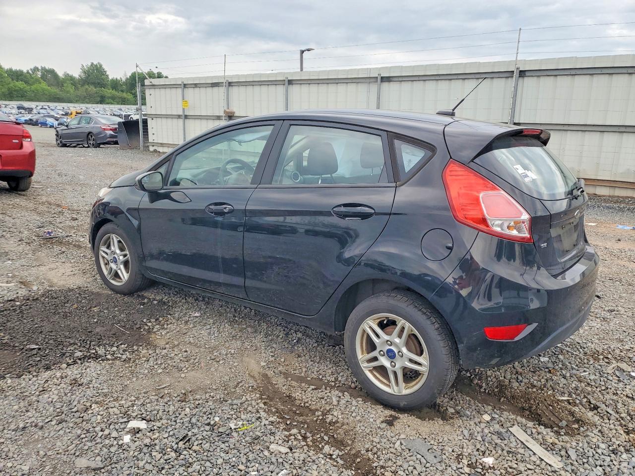 2017 Ford Fiesta Se Черный vin: 3FADP4EJ5HM119117